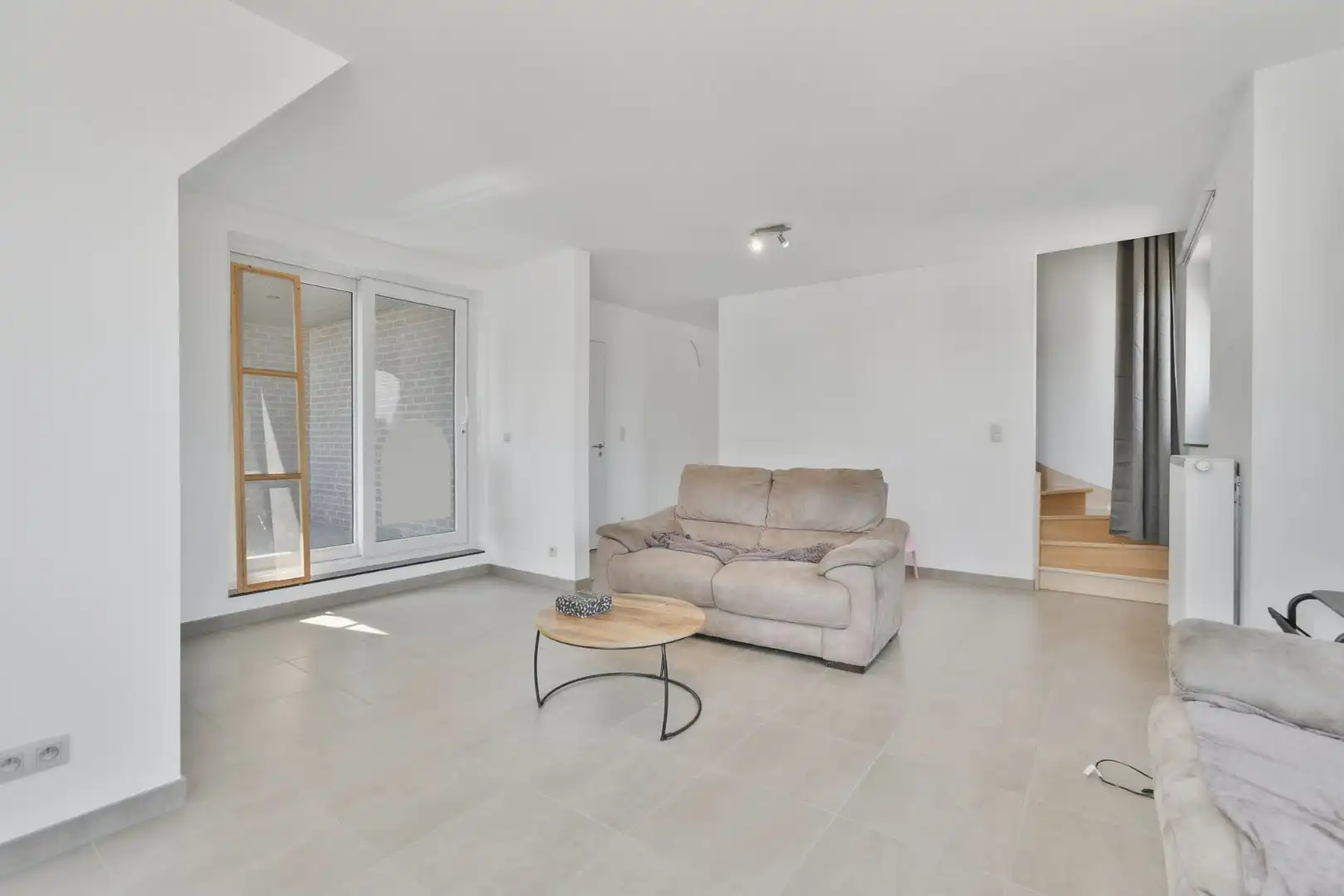 Ruim duplex appartement te huur in het centrum van Oudenburg  foto 3