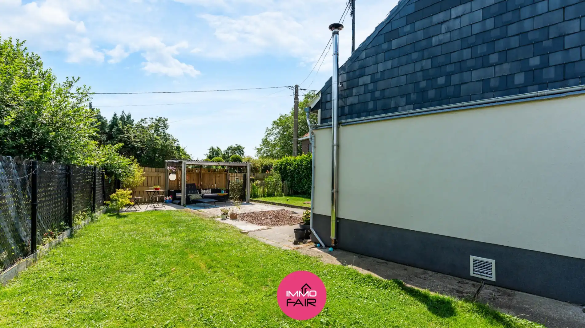 Knusse woning met zicht op de achterliggende velden foto 13