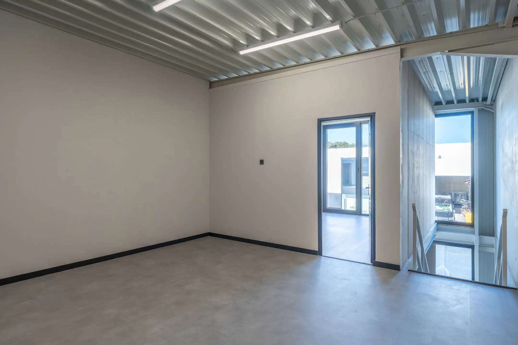 Nieuwbouw KMO-unit met twee autostaanplaatsen te Merksplas. foto 6