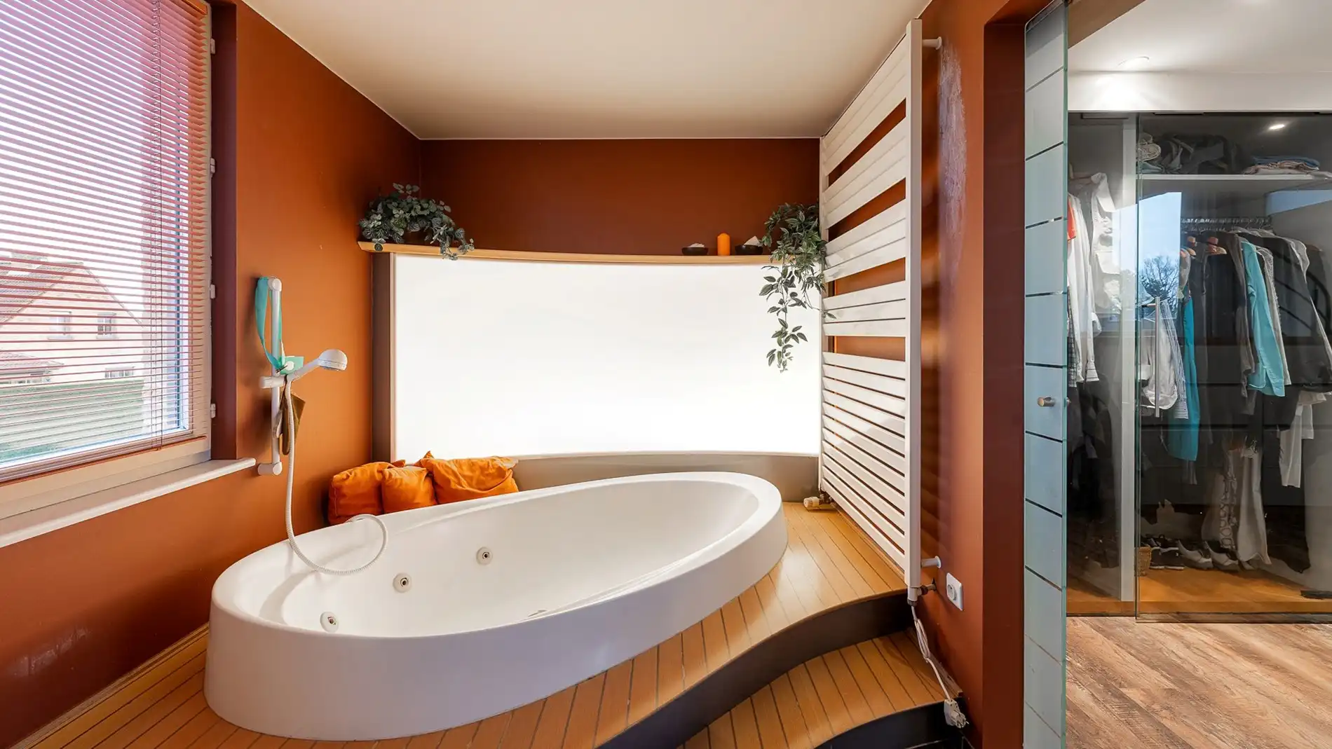 Alleenstaande en rustig gelegen villa op wandelafstand van het centrum foto 19