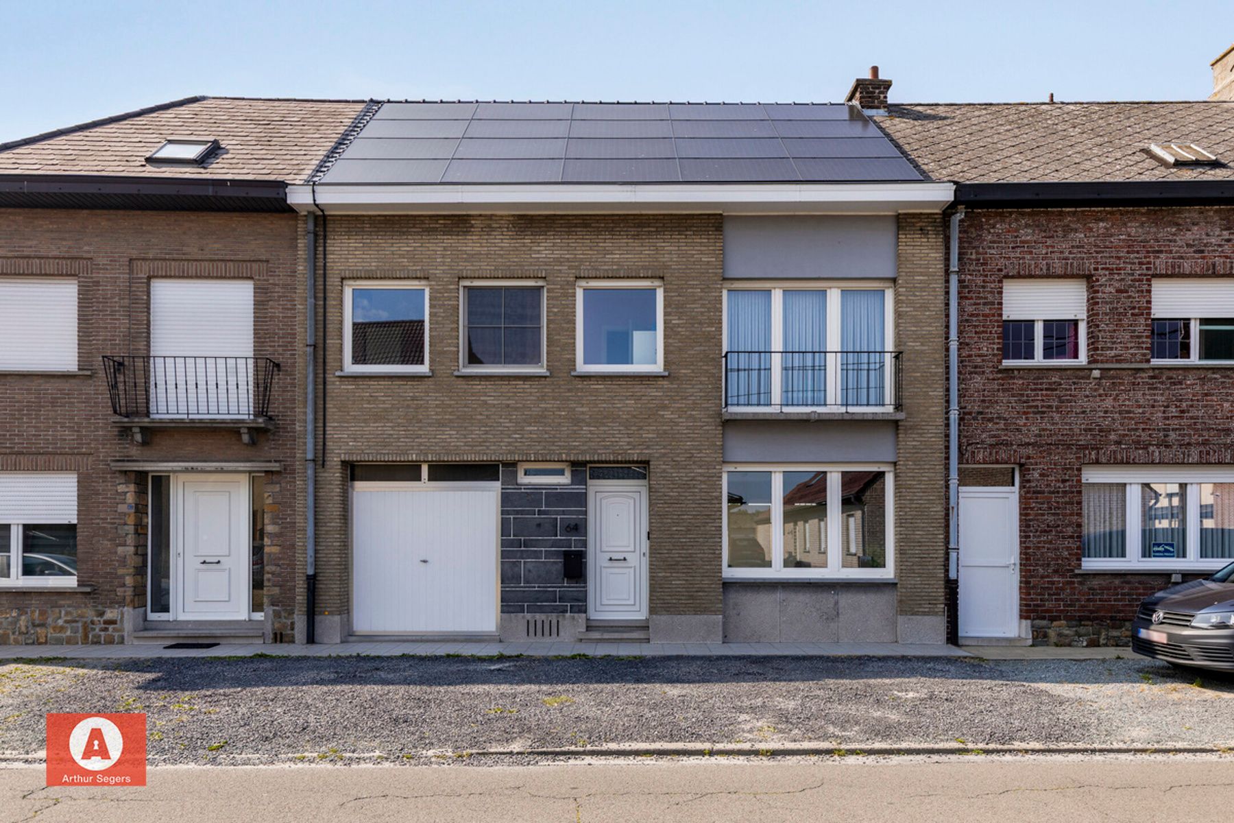 Energiezuinige woning mét garage en privé parking(s) vooraan foto 2