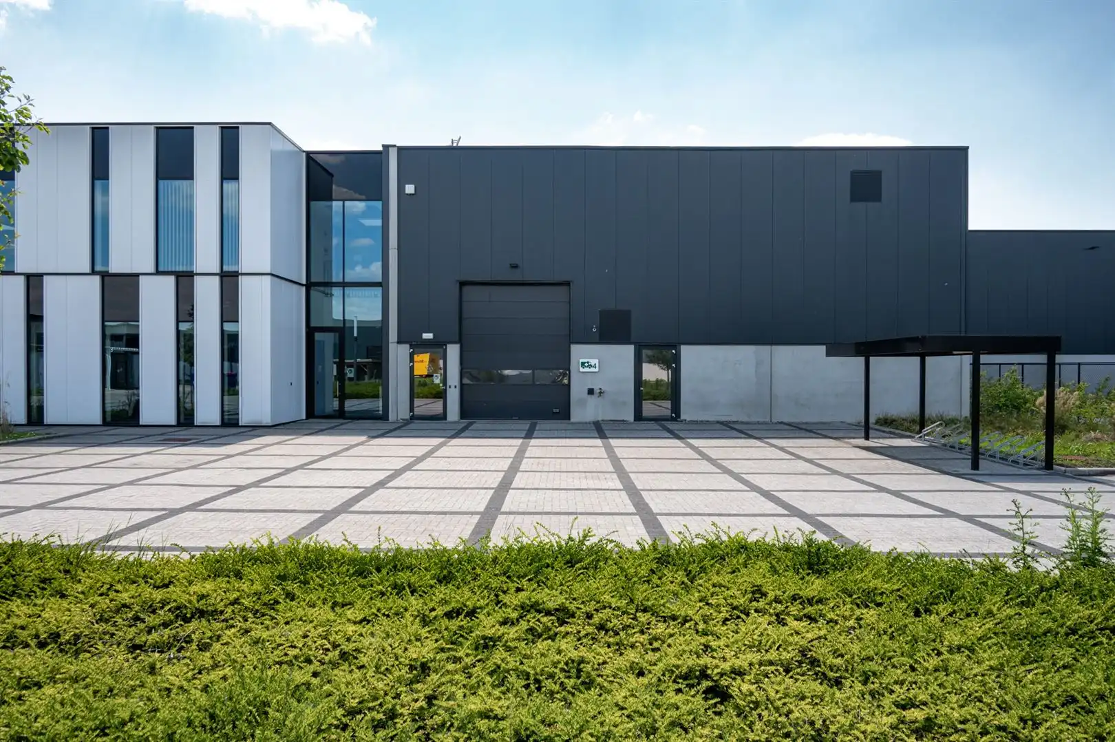 High-end technologische productiesite. foto {{pictureIndex}}