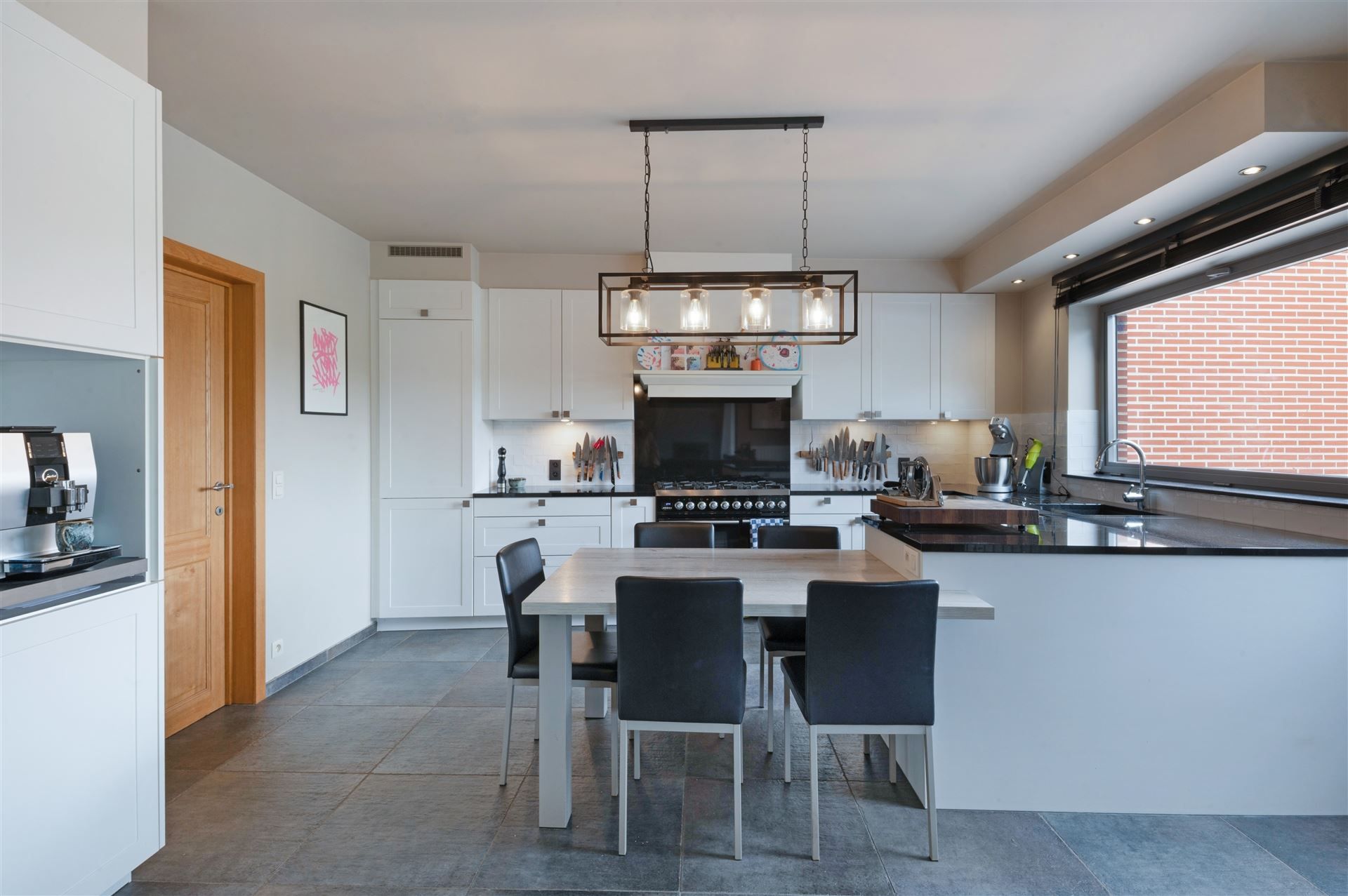 Ruime 4-slaapkamerwoning op een perceel van 48are in Parike! foto 9