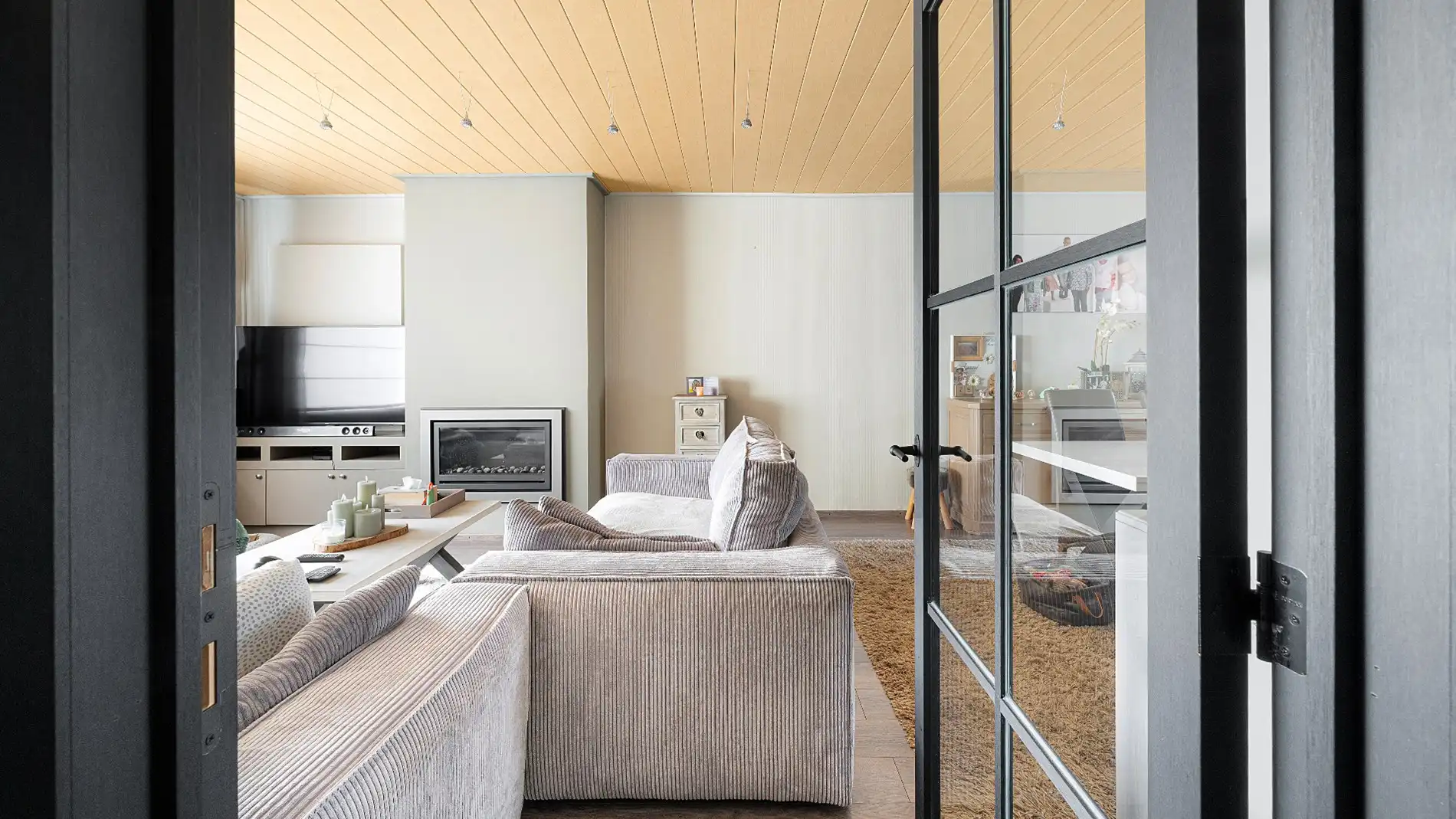  Instapklare en ruime gezinswoning met dubbele garage in het hart van Zeebrugge. foto 2