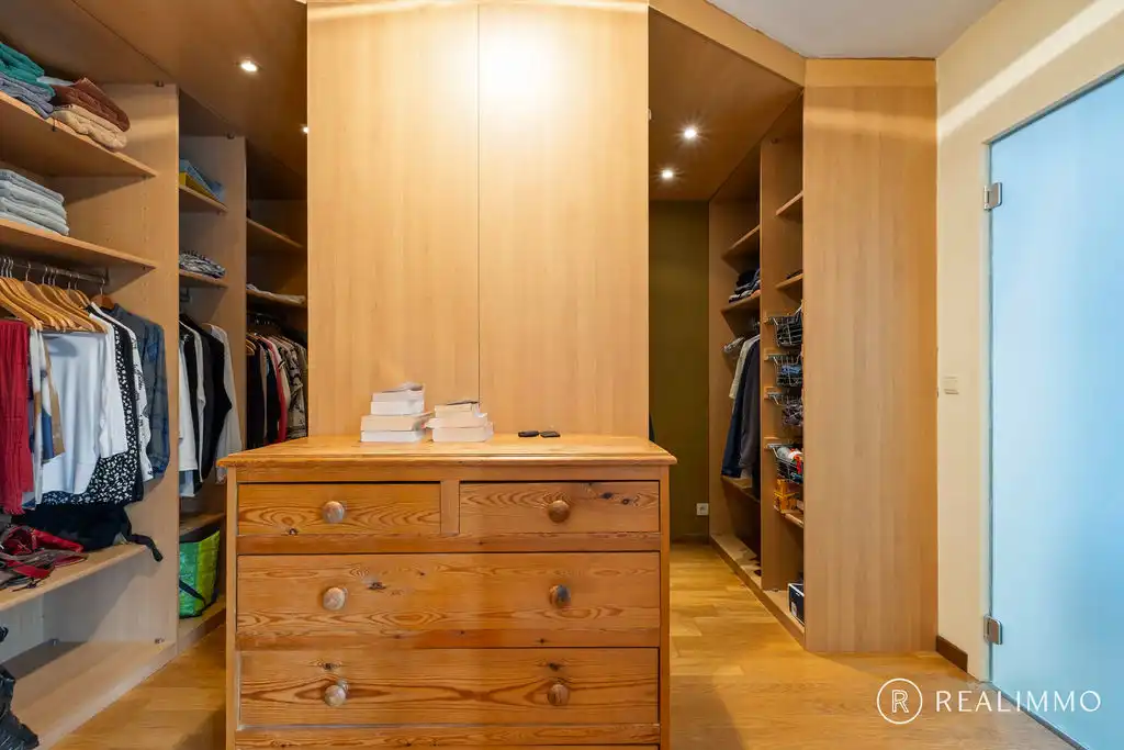 Ruime villa met 4 slaapkamers op ruim perceel met prachtige ligging! foto 13