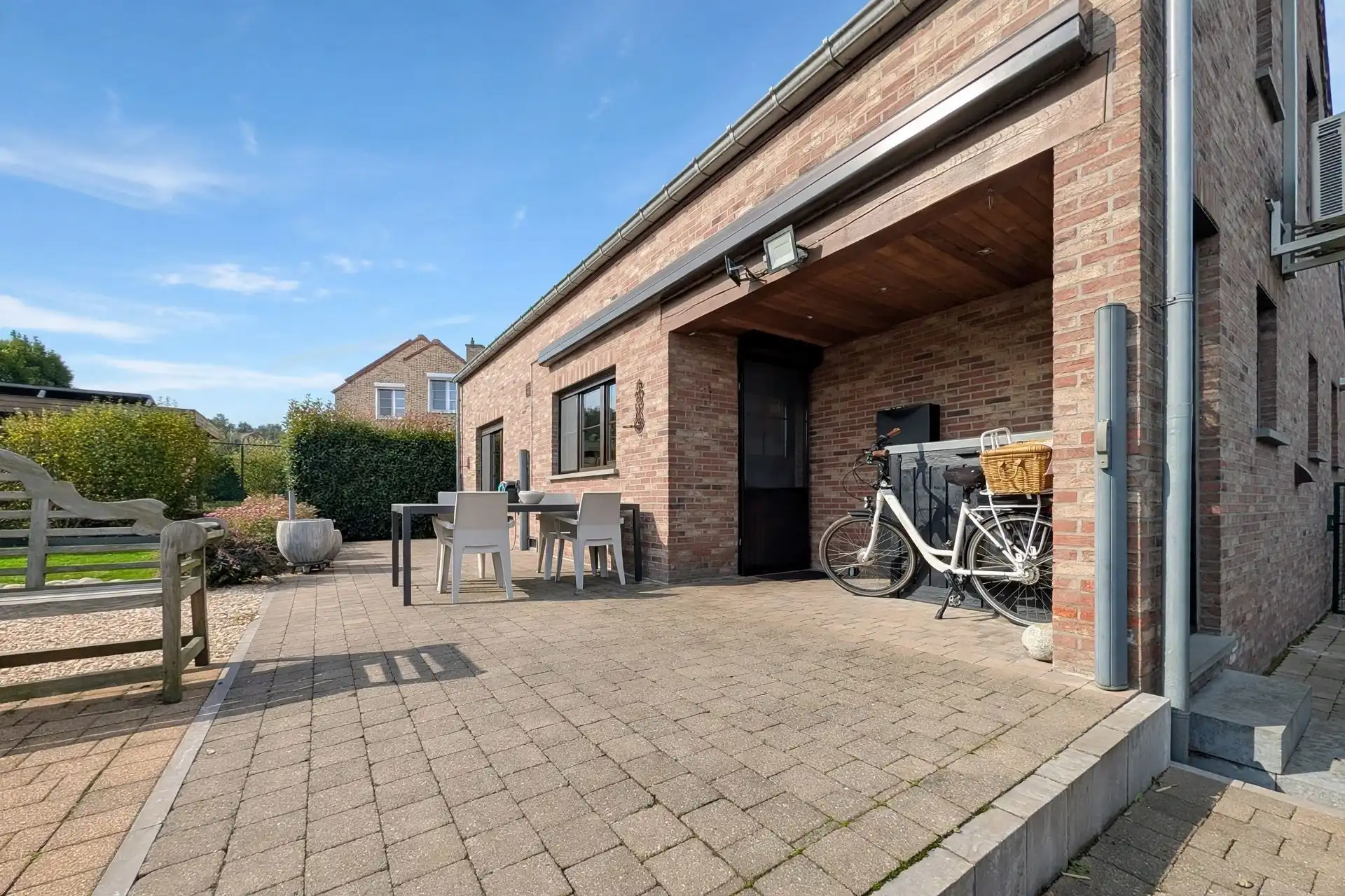 Instapklare gezinswoning met 3 slaapkamers en gezellige tuin foto 24