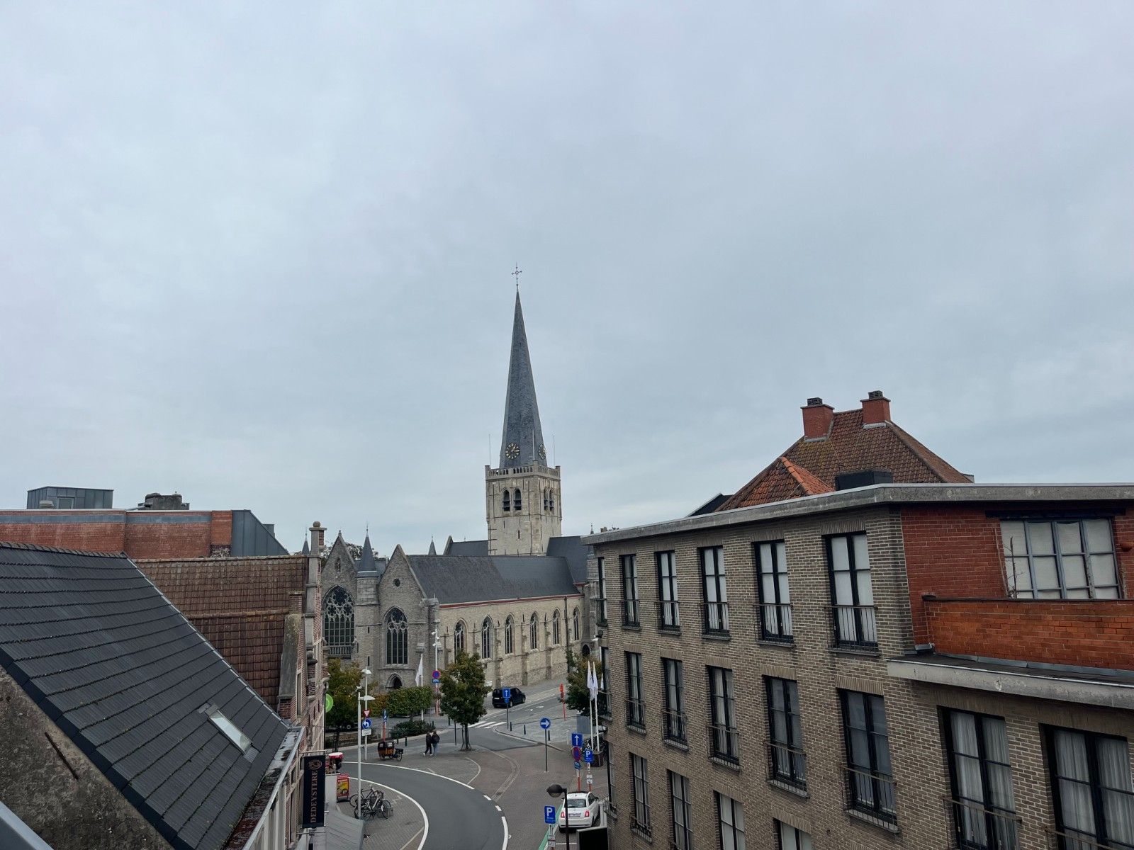 Ruim, zeer centraal  duplexappartement met 3 kamers foto 7
