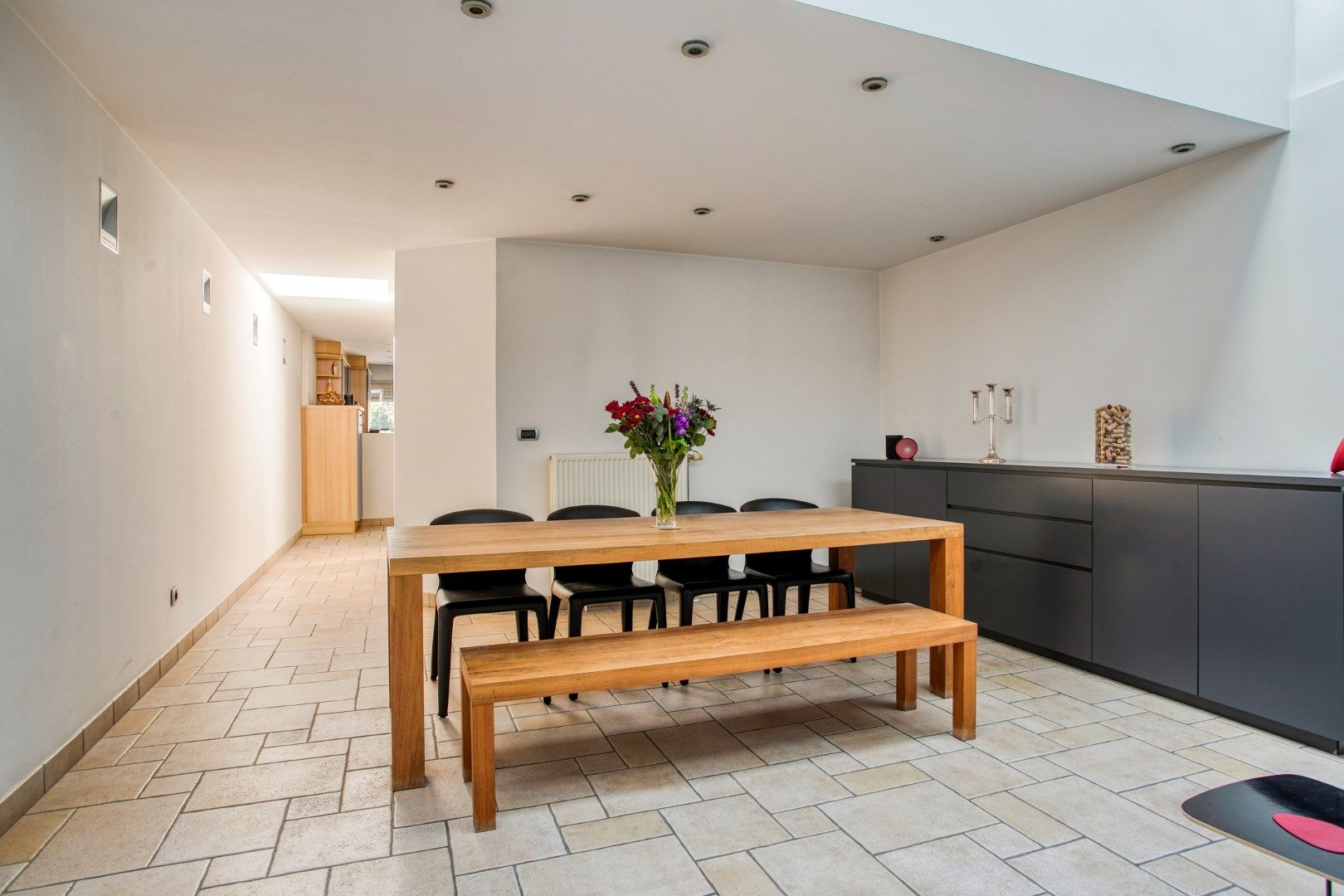 Ruime woning met 3 slaapkamers, bureau en tuin! foto 4
