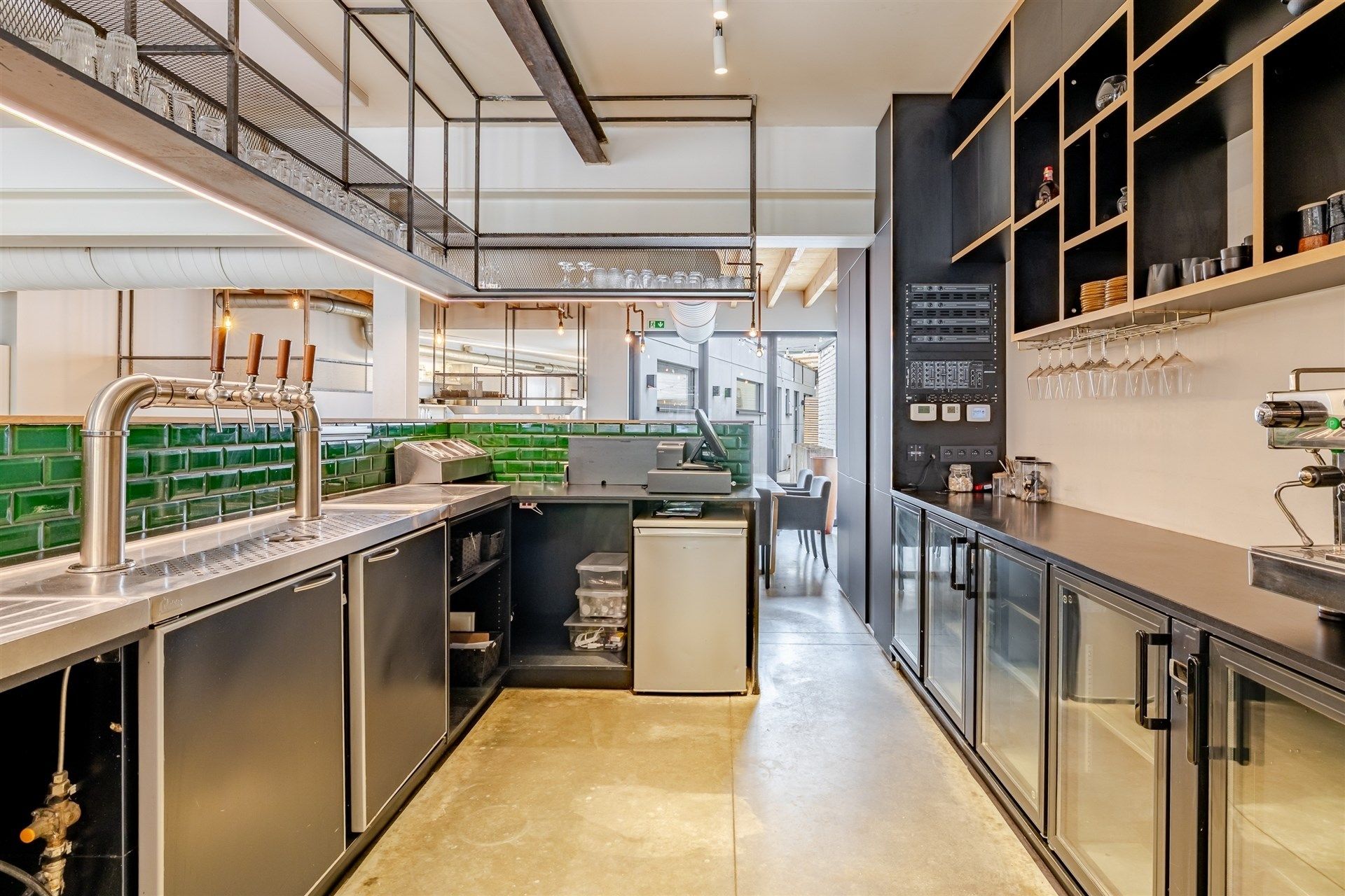 Instapklaar hoogwaardig restaurant inclusief inrichting en meubilair  foto 10