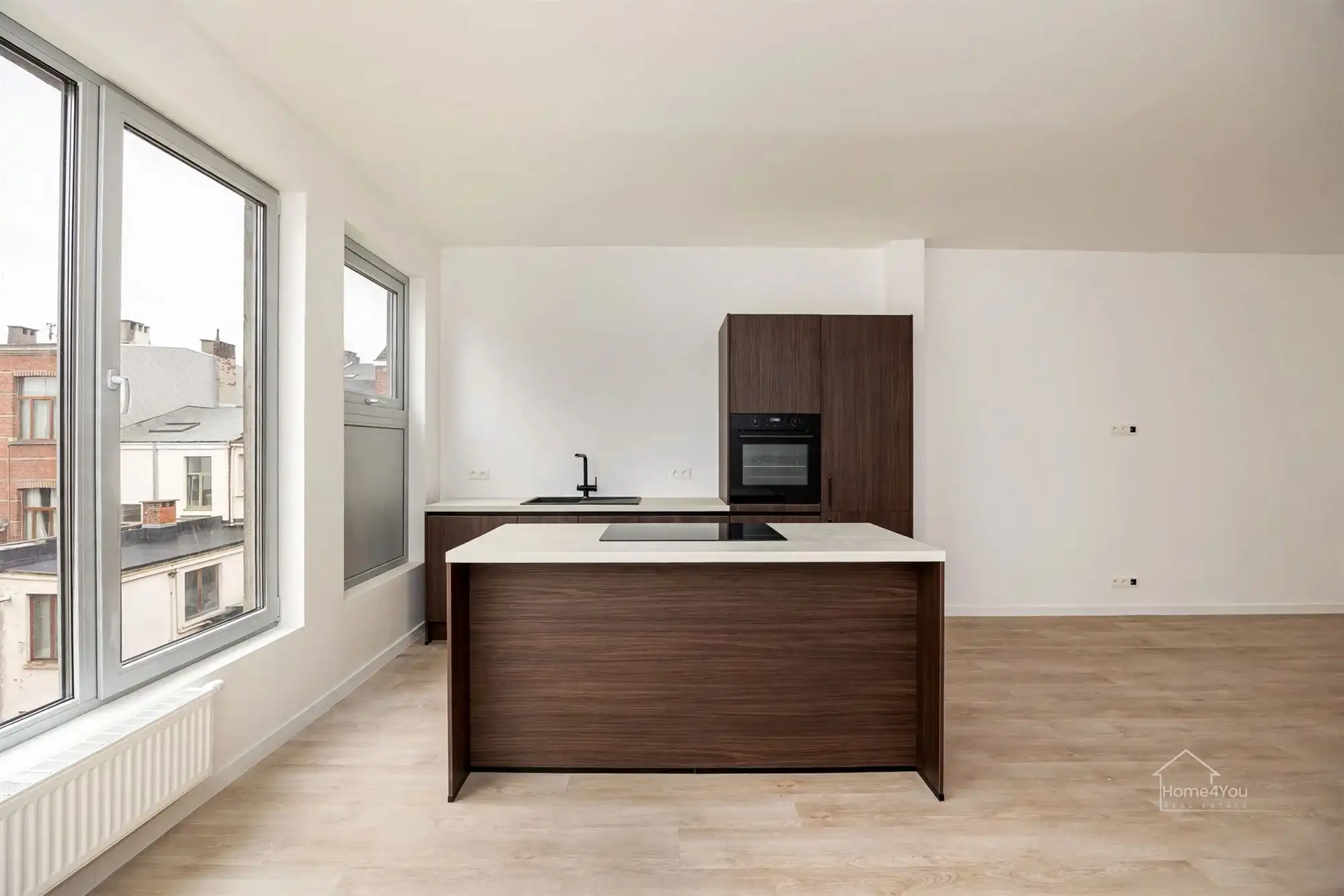 Gerenoveerd appartement met 2 slaapkamers op het Zuid. foto 2