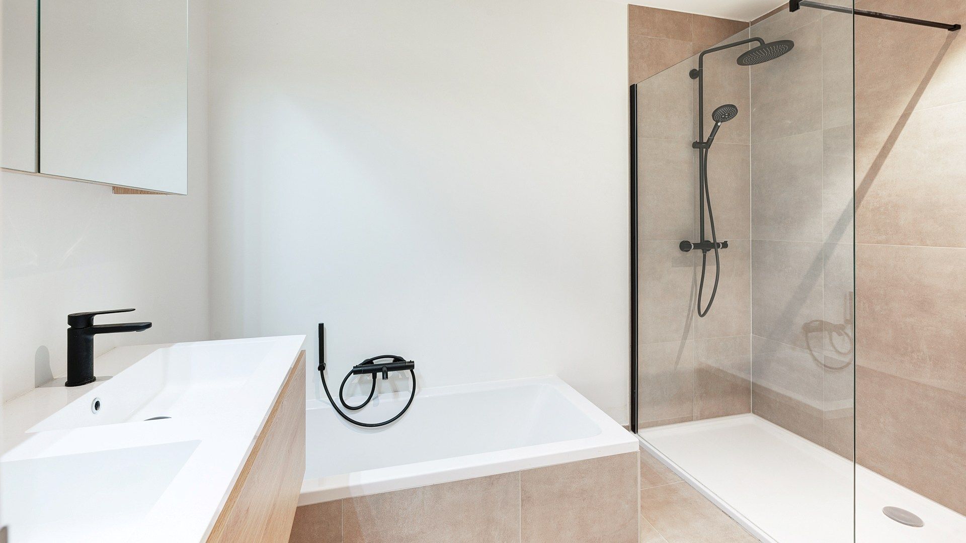 Nieuw appartement met 2 slaapkamers centraal gelegen te Heist foto 16