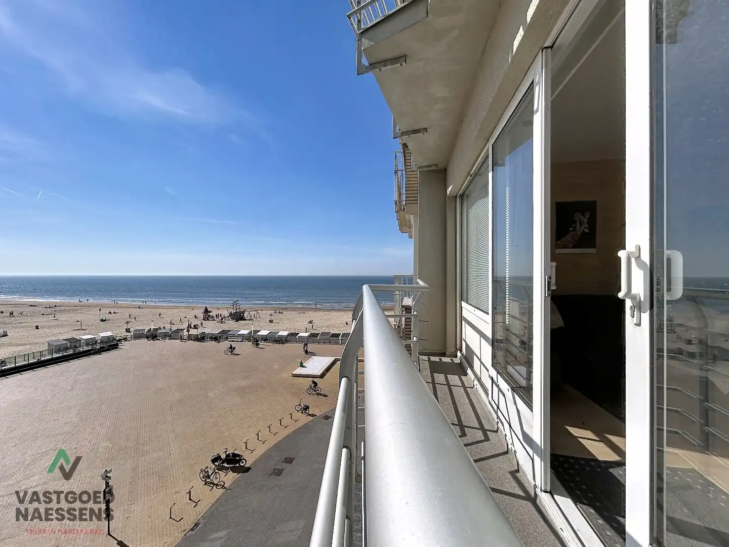INSTAPKLARE STUDIO MET ZICHT OP ZEE EN TERRAS foto 14