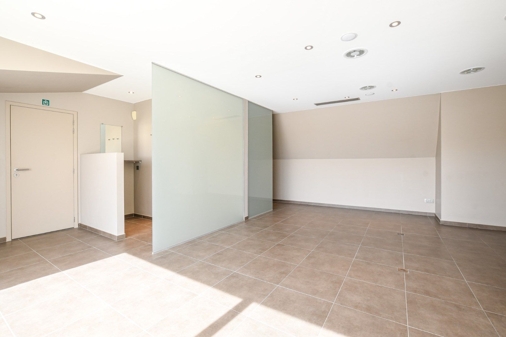 Stijlvol en ruim appartement met 2 terrassen te koop in Klemskerke (De Haan) foto 22