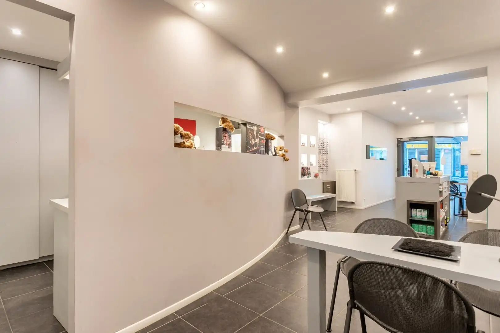 Handelspand met woonst te Halle centrum foto 5