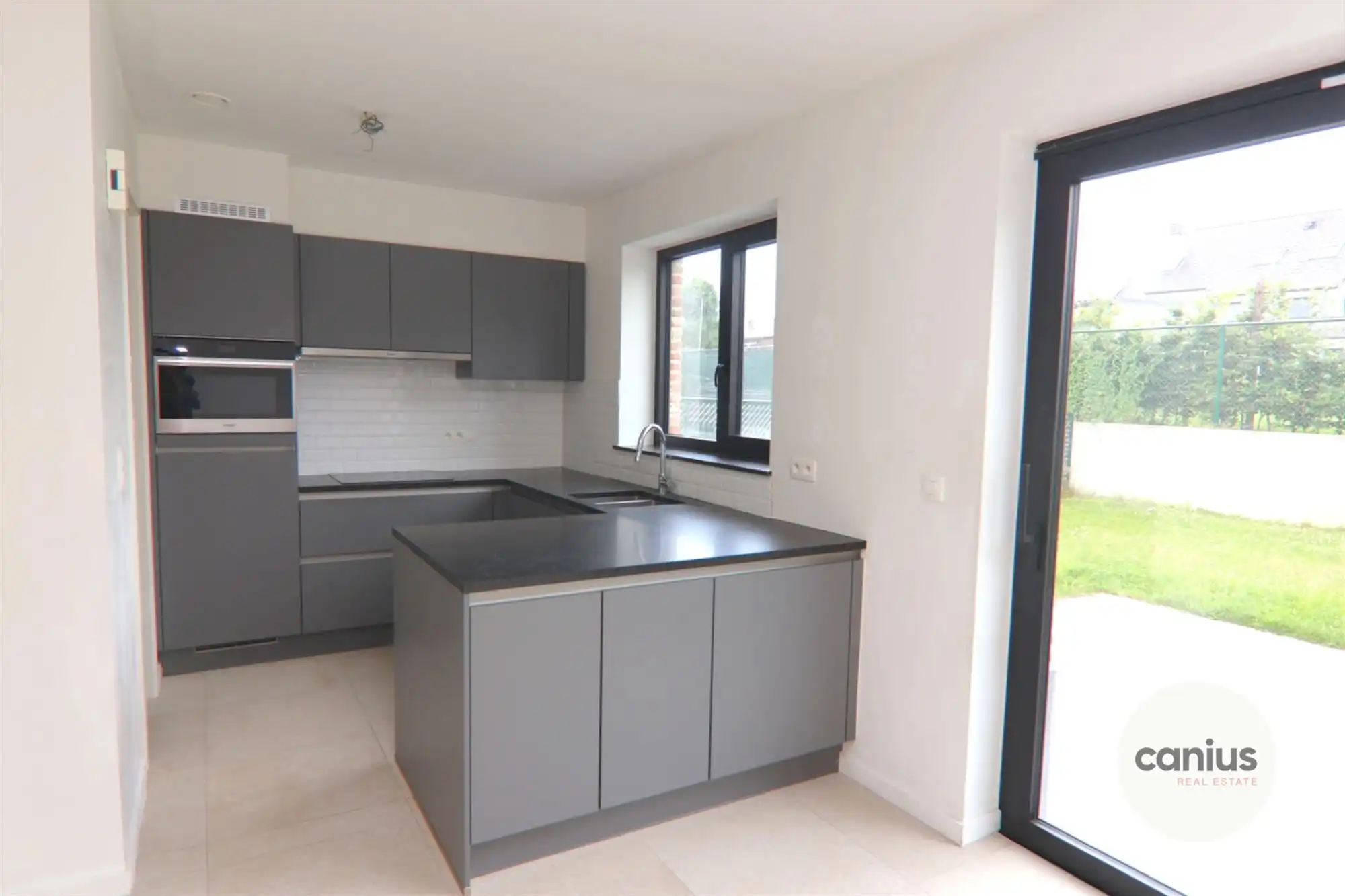 LANDELIJKE WONING MET 3 SLKS EN CARPORT foto 3