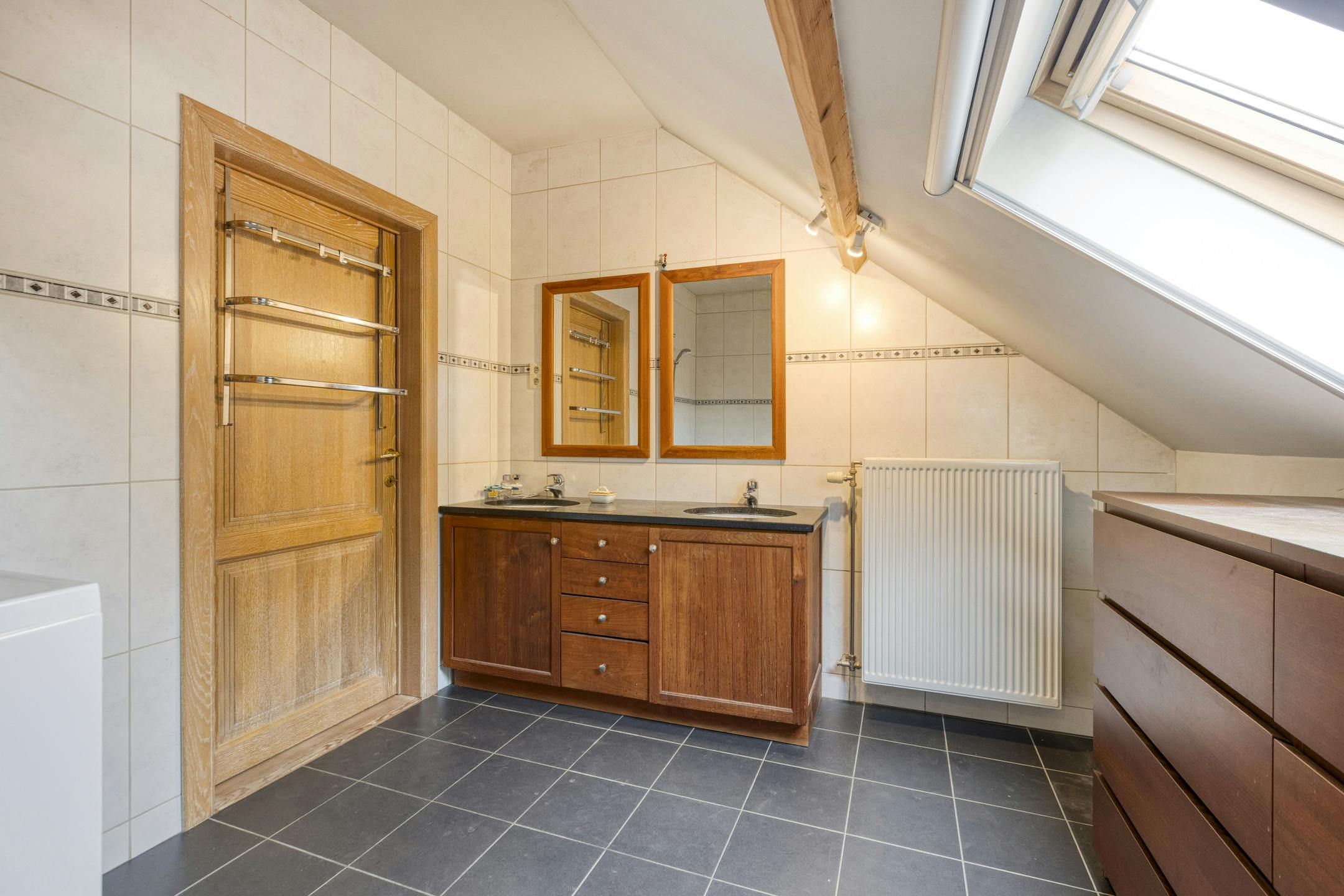 Karaktervolle woning met uitgestrekt perceel van 1HA31A te Halen foto 16