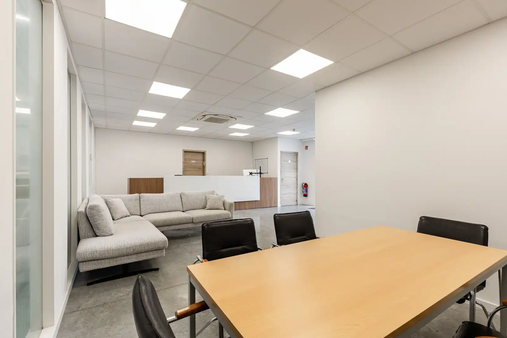 MODERNE KMO-UNIT VAN 512 m² MET KANTOOR – TOPLIGGING TE WILRIJK foto 5