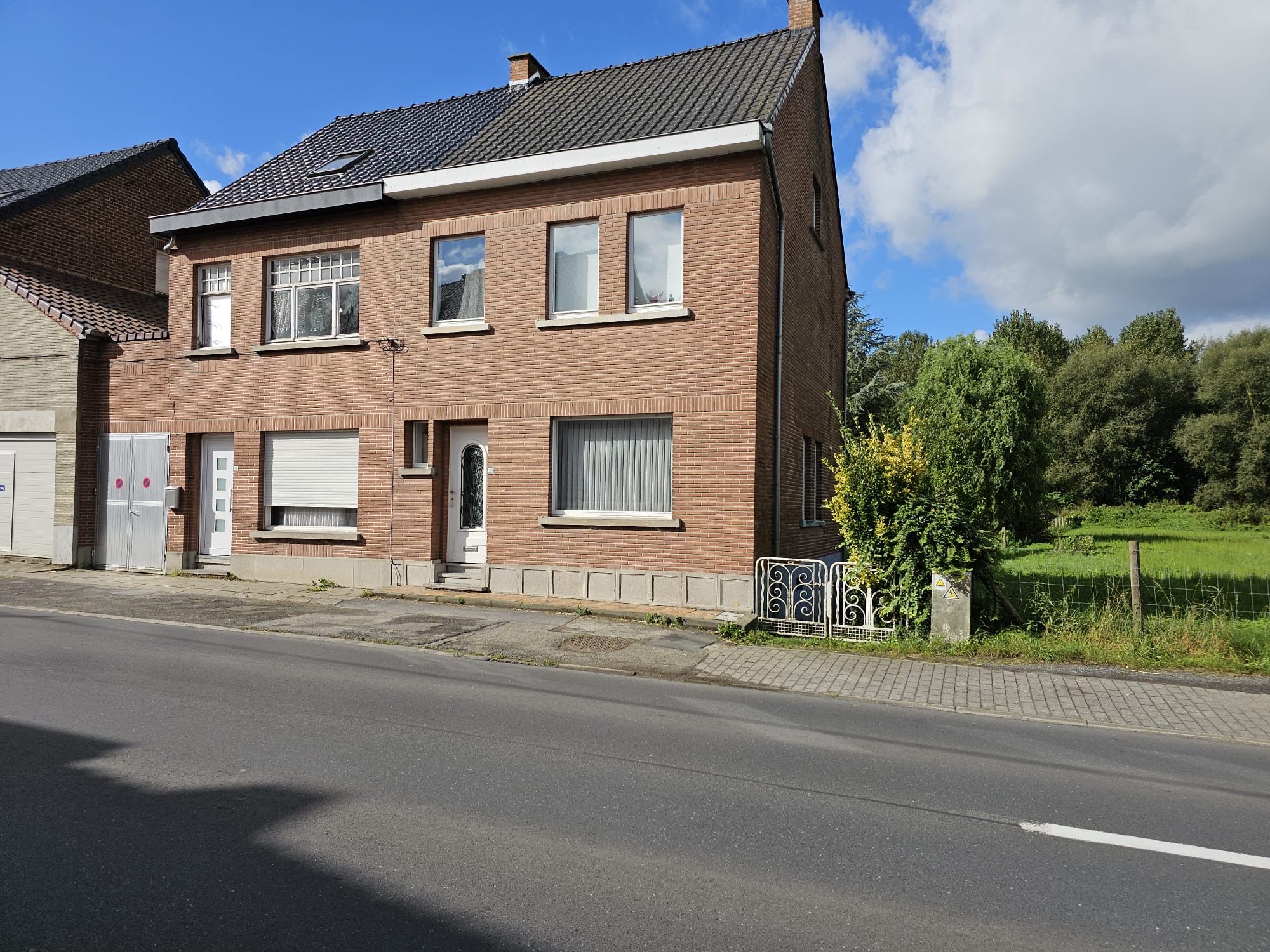 Gunstig gelegen driegevelwoning nabij het centrum foto 1