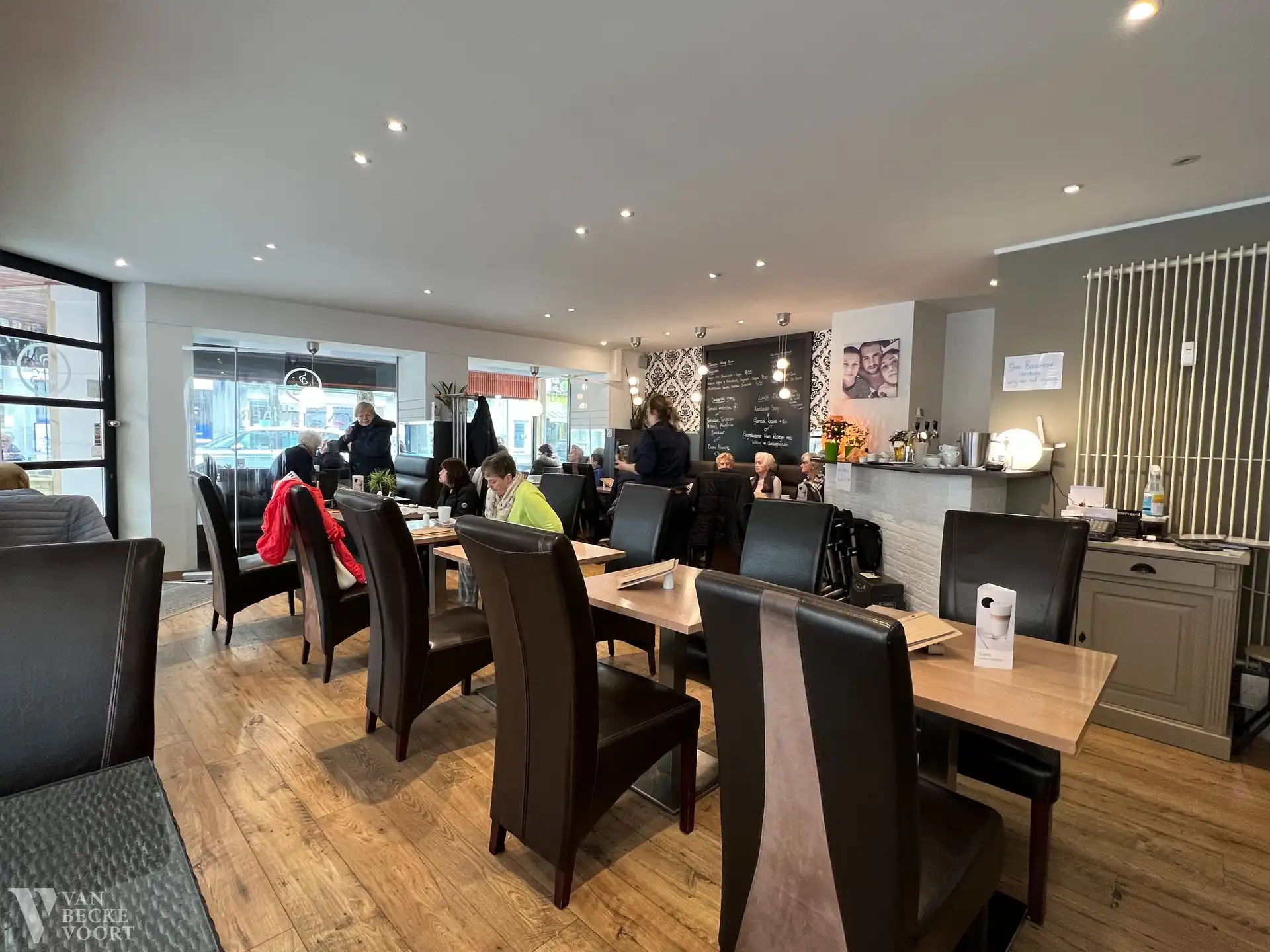 Brasserie "Leon Spilliaert" met nieuw overdekt terras foto 9