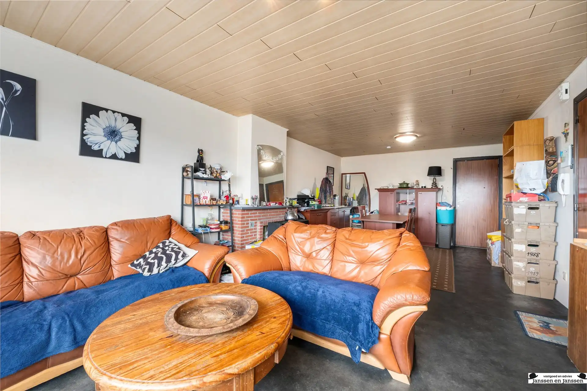 Op te frissen appartement met twee slaapkamers foto 3