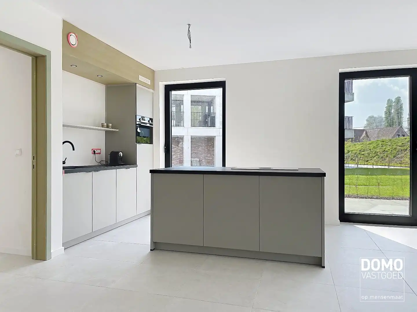 MODERN GELIJKVLOERS APPARTEMENT GELEGEN TE KERMT MET 2 SLAAPKAMERS EN RUIM TERRAS foto 3