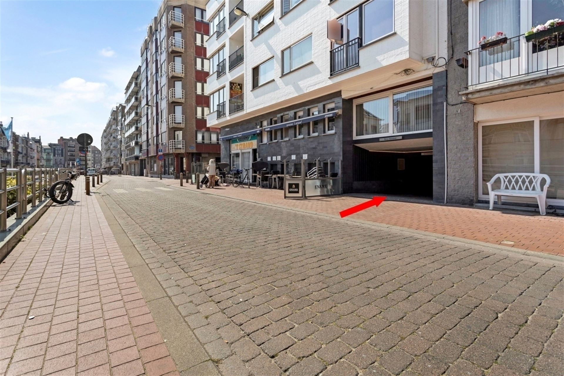 ZEEDIJK / CENTRALE LIGGING  foto 3