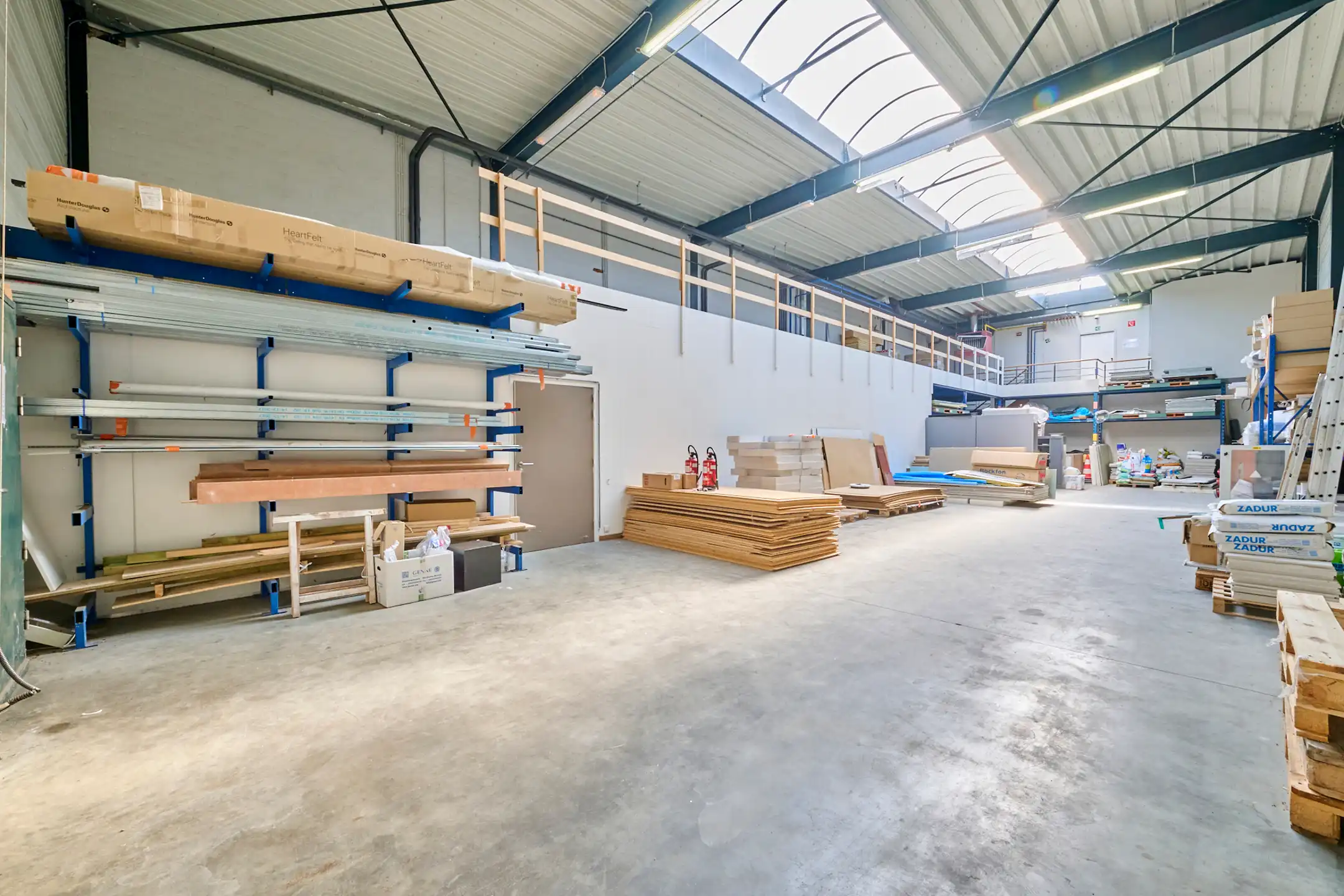 SEMI - INDUSTRIEEL GEBOUW OP ZICHTLOCATIE IN BERINGEN foto 13
