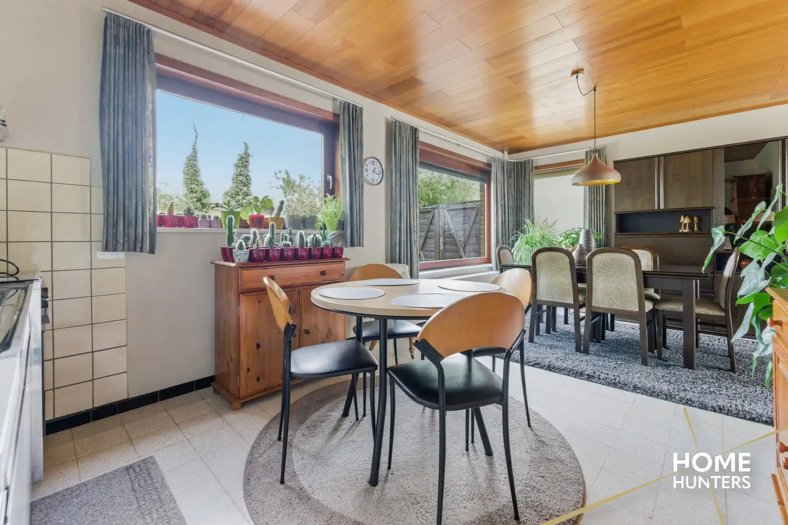 Ruim wonen in alle rust: halfopen woning met 4 slaapkamers in Ieper foto 6