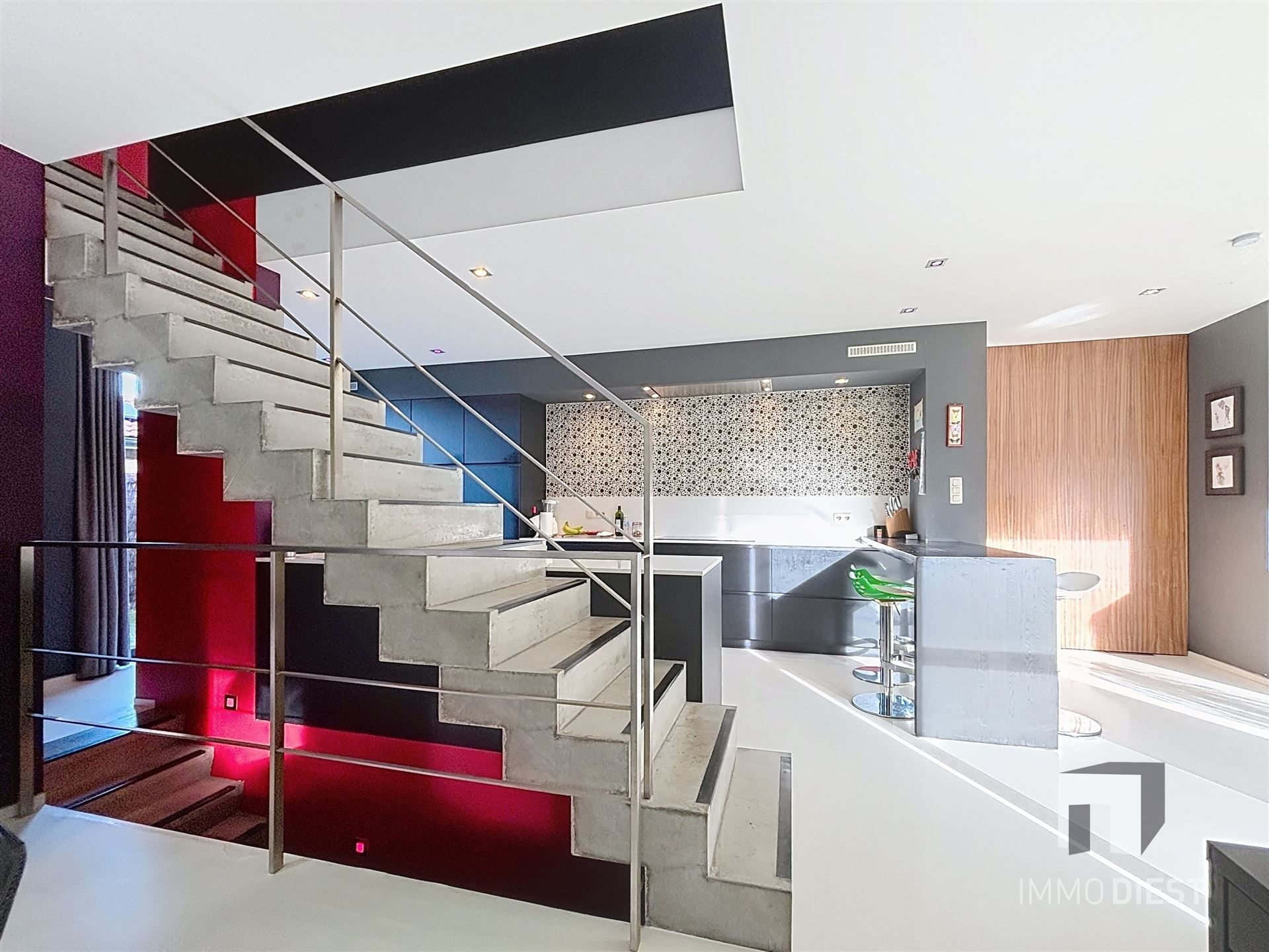 Moderne en strakke villa met veel lichtinval foto 19