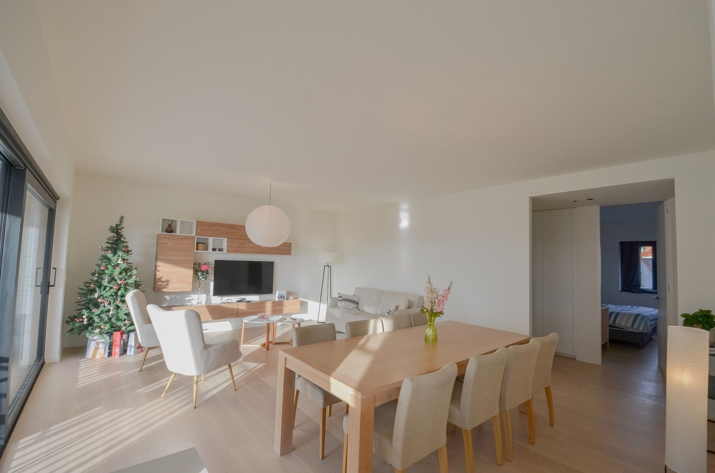 Appartement met gevelbreedte van ongeveer 5,2 meter en een ruim zonnig terras. foto 8