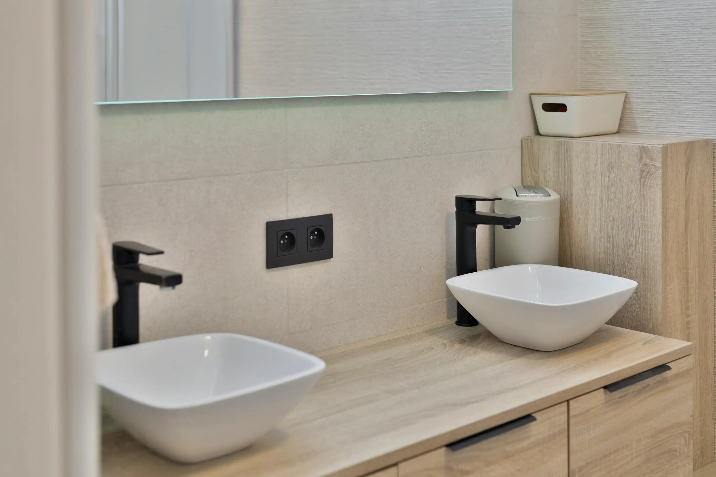 Instapklaar appartement vlakbij het Rivierenhof te koop! foto 12