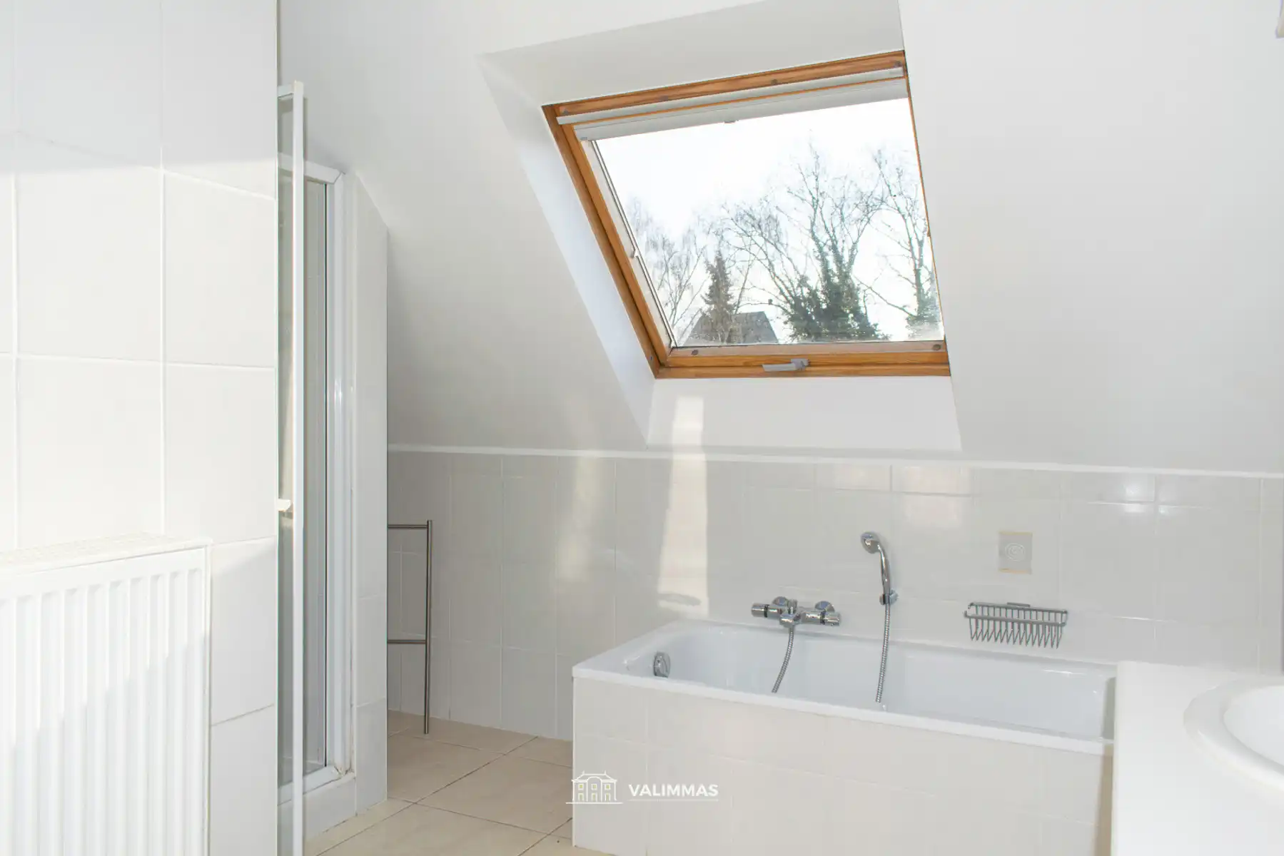 Ruim duplex-appartement met terras, grote kelder en zolder foto 8