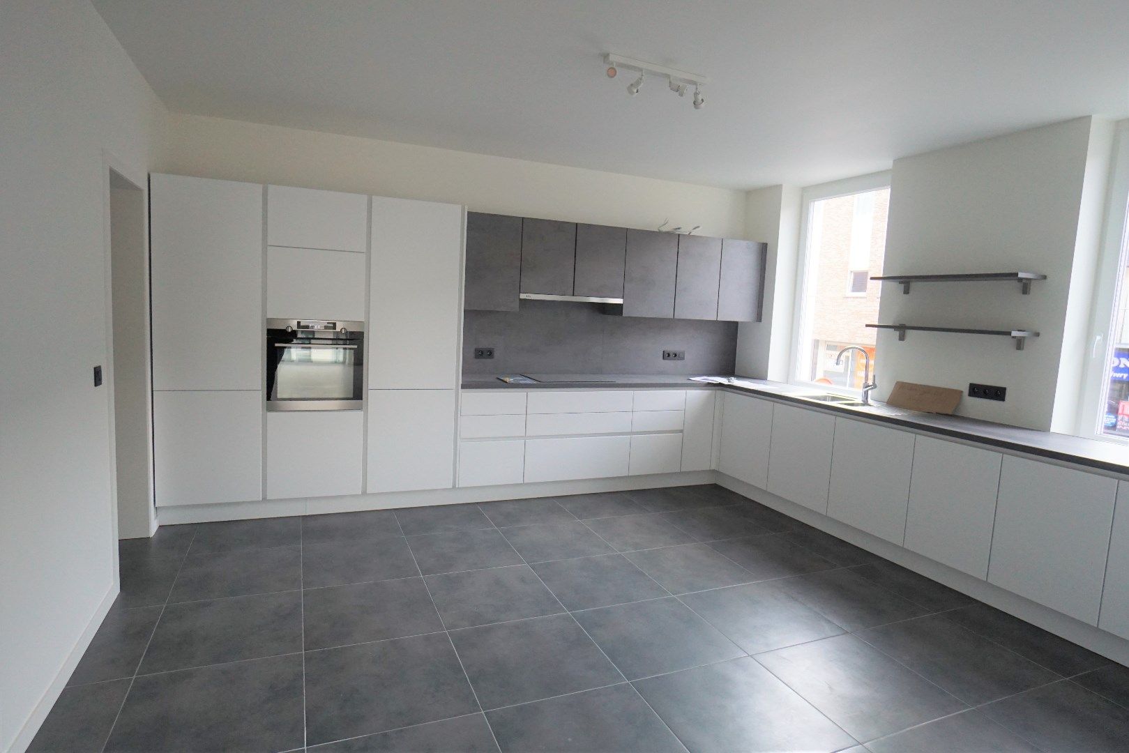 Ruim woonhuis met 4 slaapkamers foto 7
