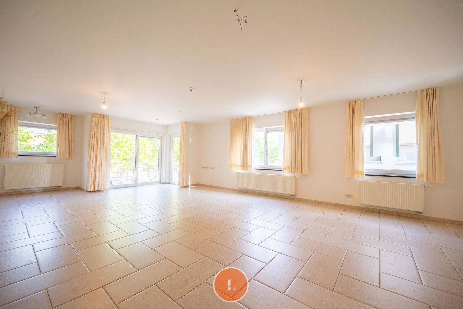 centraal gelegen appartement met een bewoonbare opp van 175m² foto 3