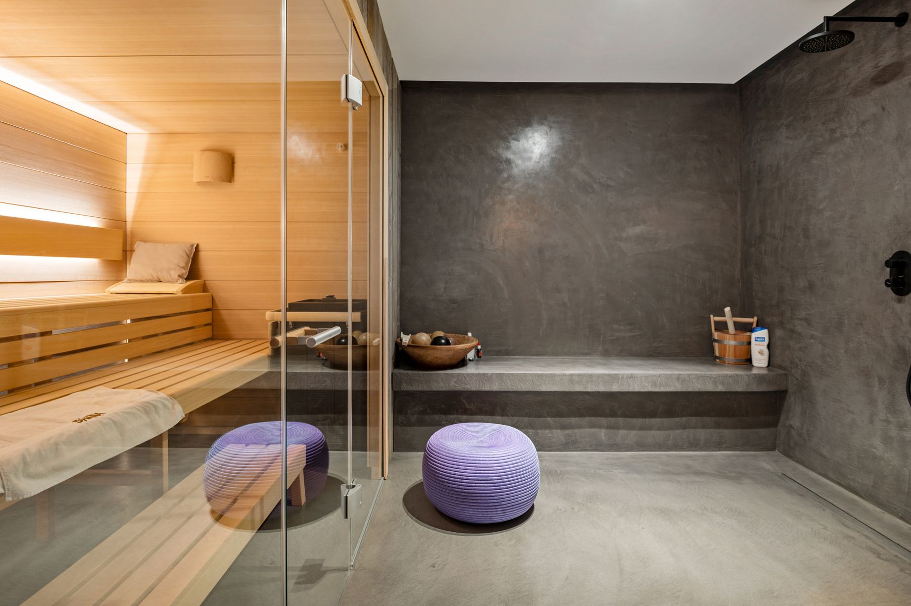 High-end afgewerkte praktijkvilla in het centrum foto 13