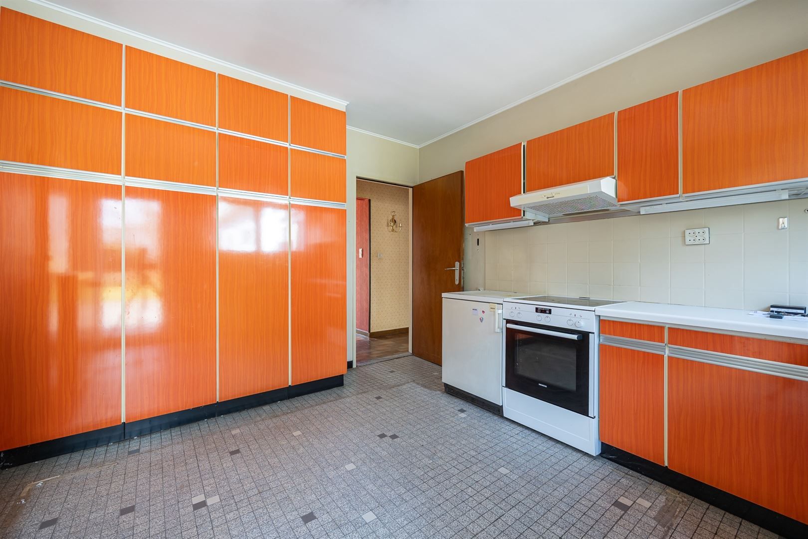 Te renoveren laagbouwvilla met Engelse tuin foto 7
