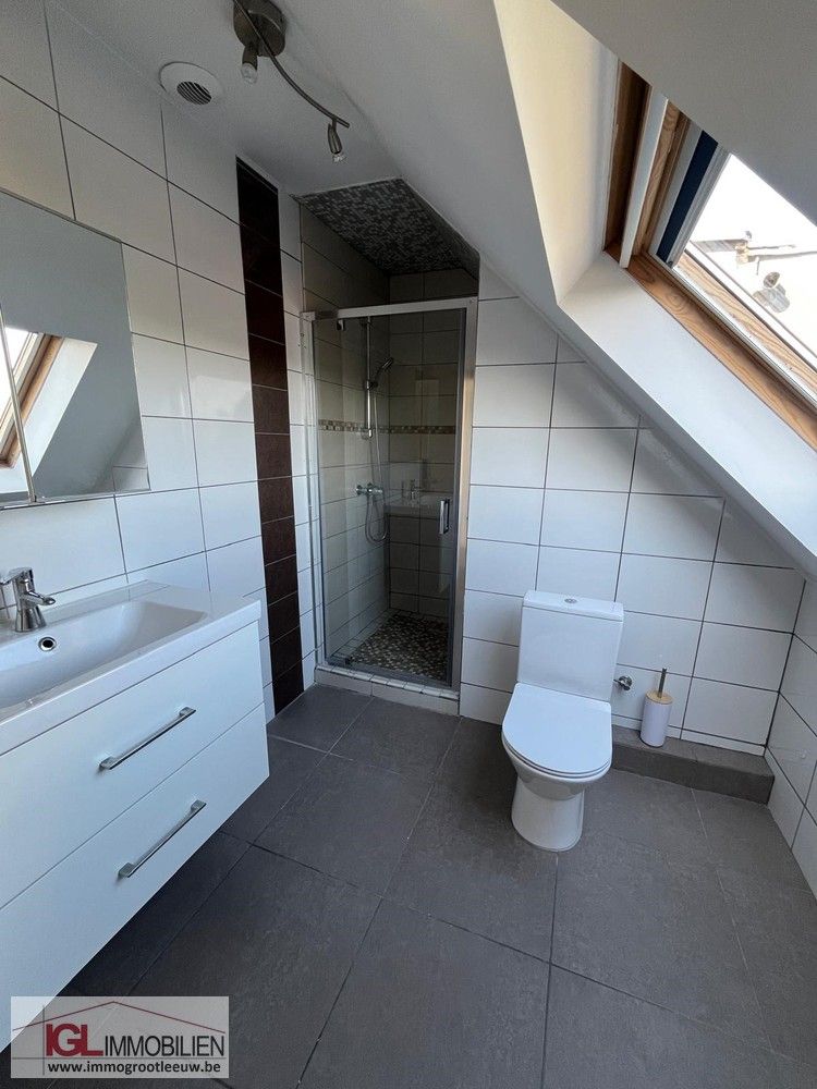2-kamer duplex appartement met bureau te Sint-Pieters-Leeuw! foto 11