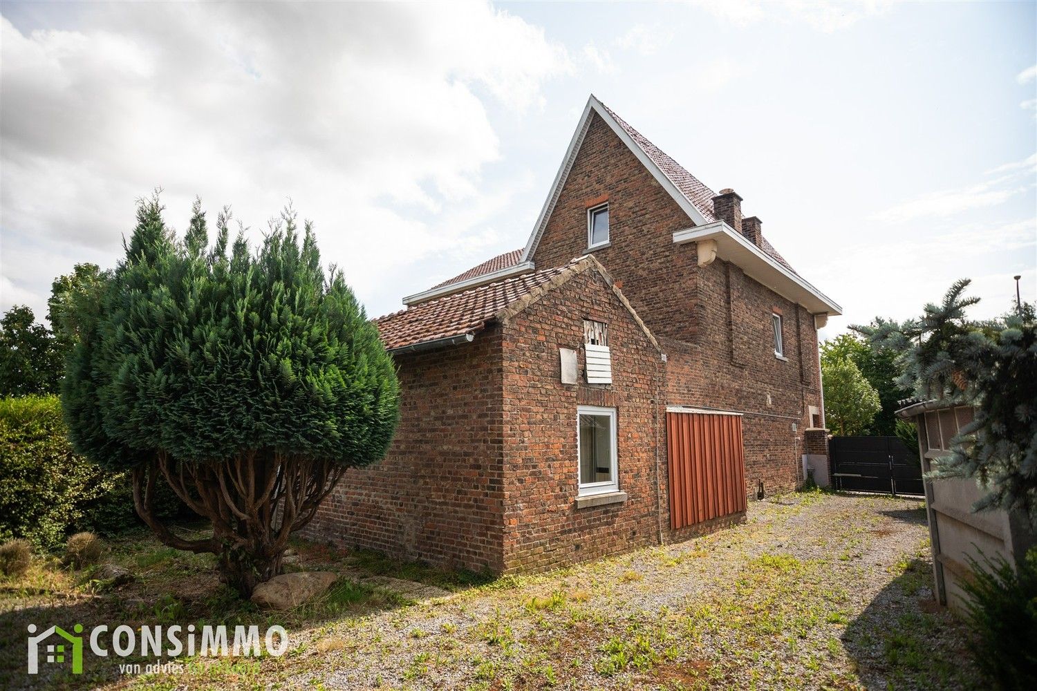 Te renoveren gezinswoning met loods en kantoorruimte op zichtlocatie in Sint-Truiden foto 37