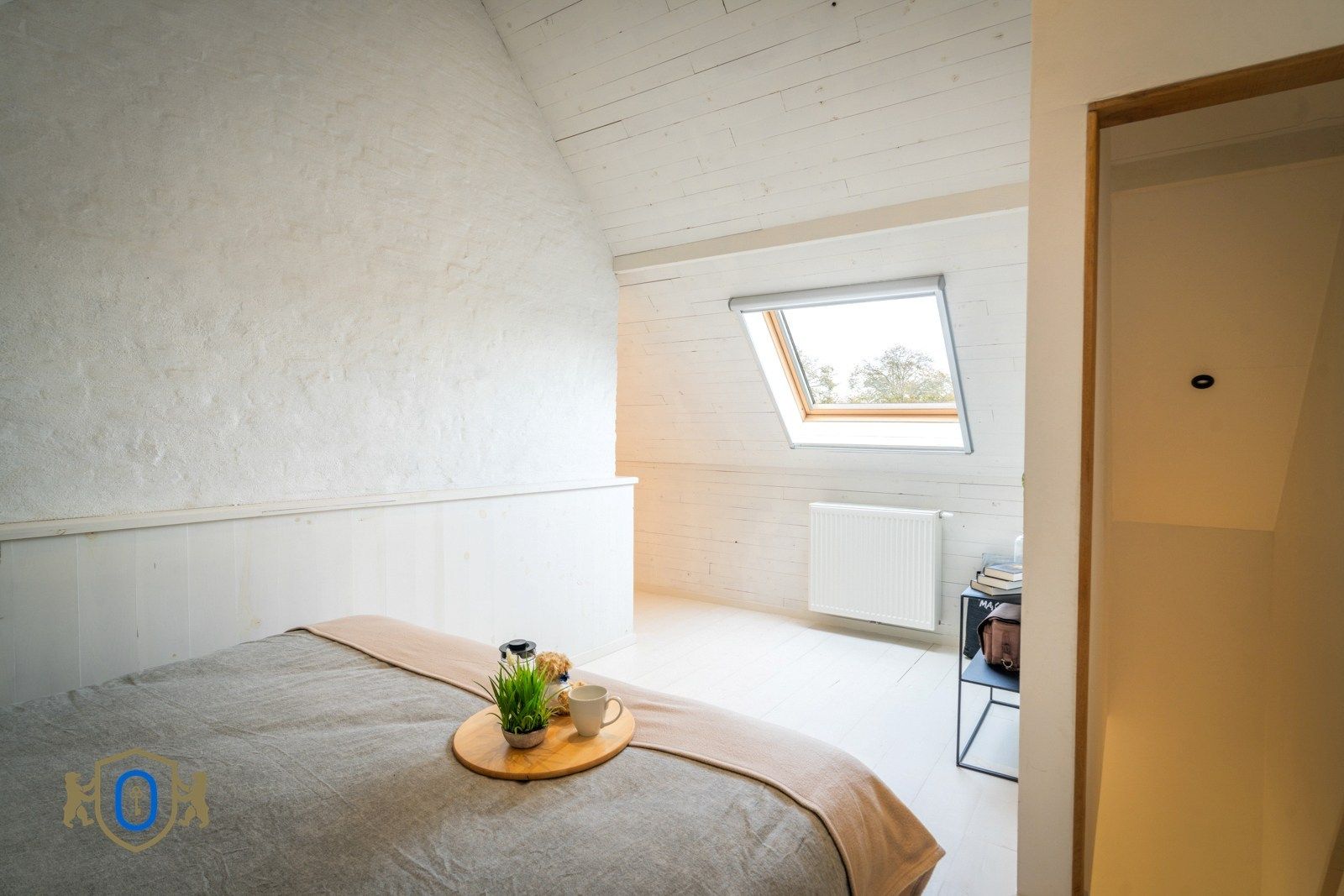 Halfopen 3-slpkr woning met tuin & carport foto 29