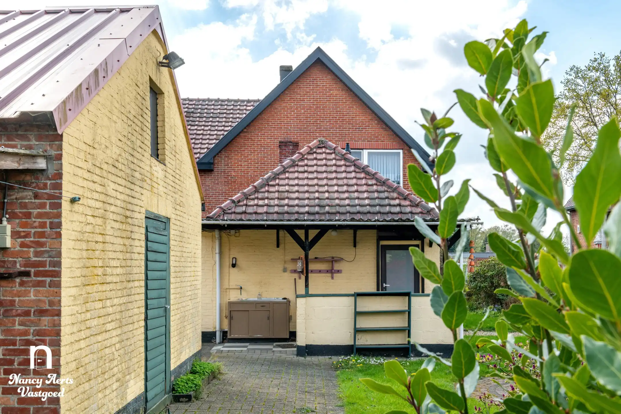 Charmante gezinswoning met mogelijkheden op royaal perceel foto 32