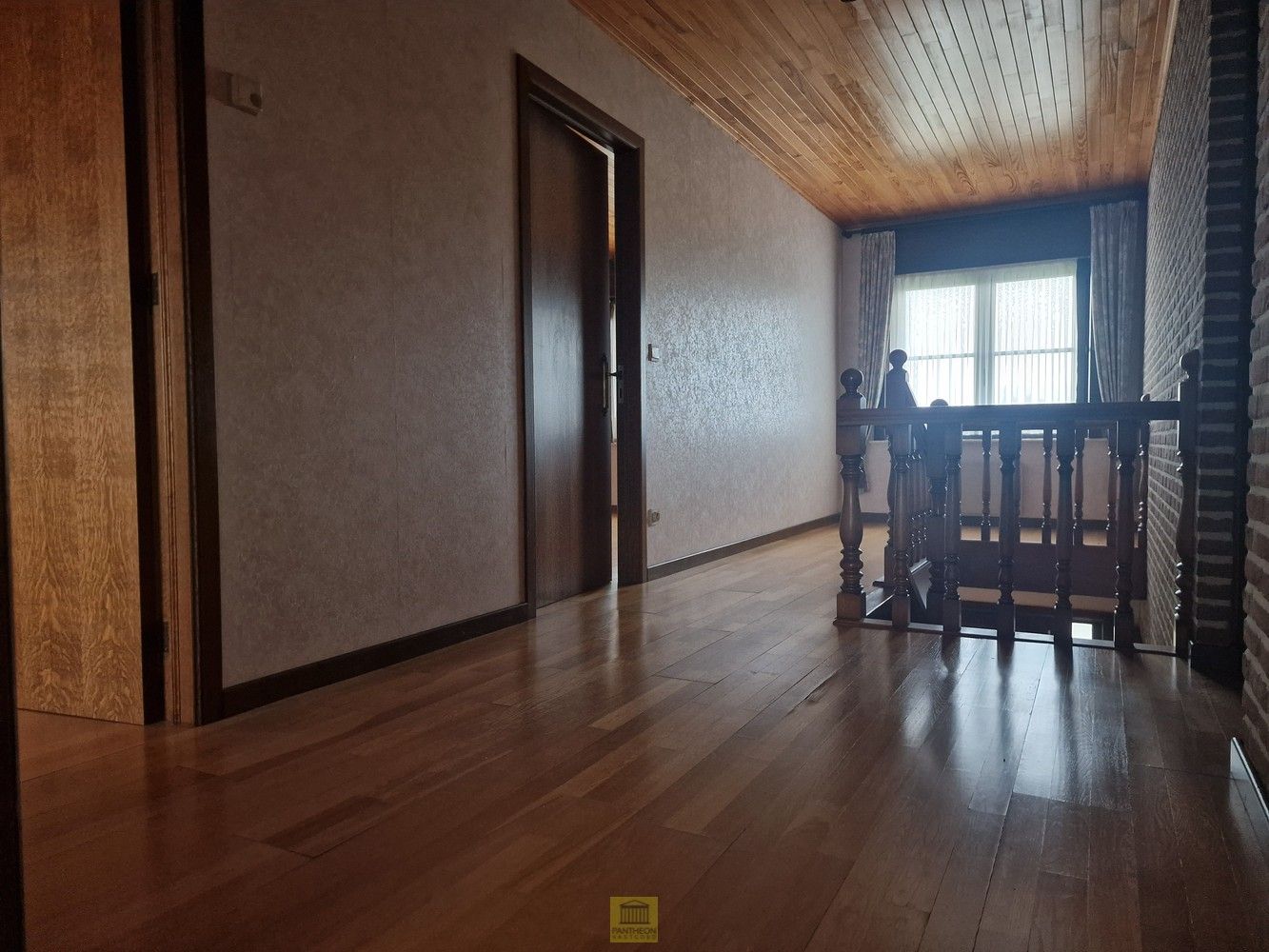 Degelijke halfopen bebouwing, rustig gelegen! foto 14