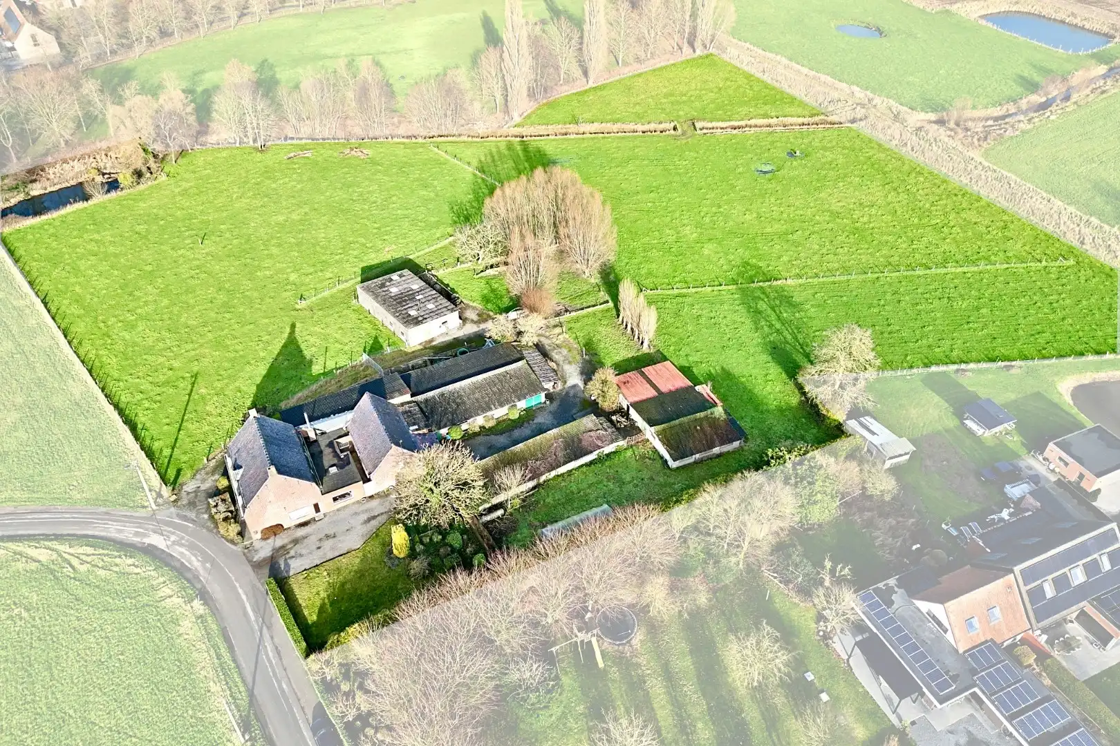 Lichtervelde - Rustig gelegen hoeve op perceel van 21.078 m²! foto 6