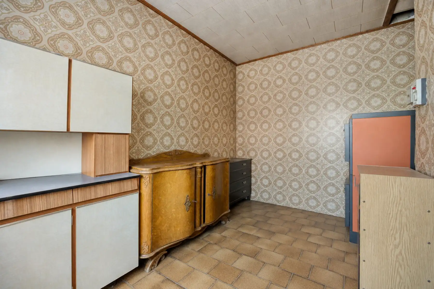 TE KOOP - te renoveren bebouwing met veel mogelijkheden foto 8