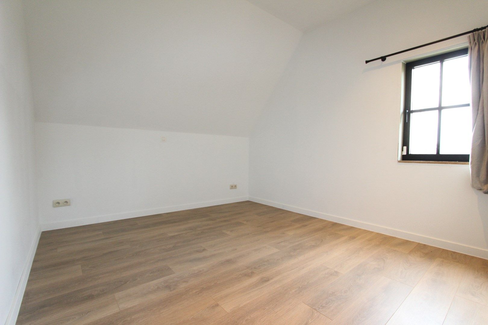 Dit pareltje vinden we in het landelijke Sint-Laureins op 3369m². foto 27