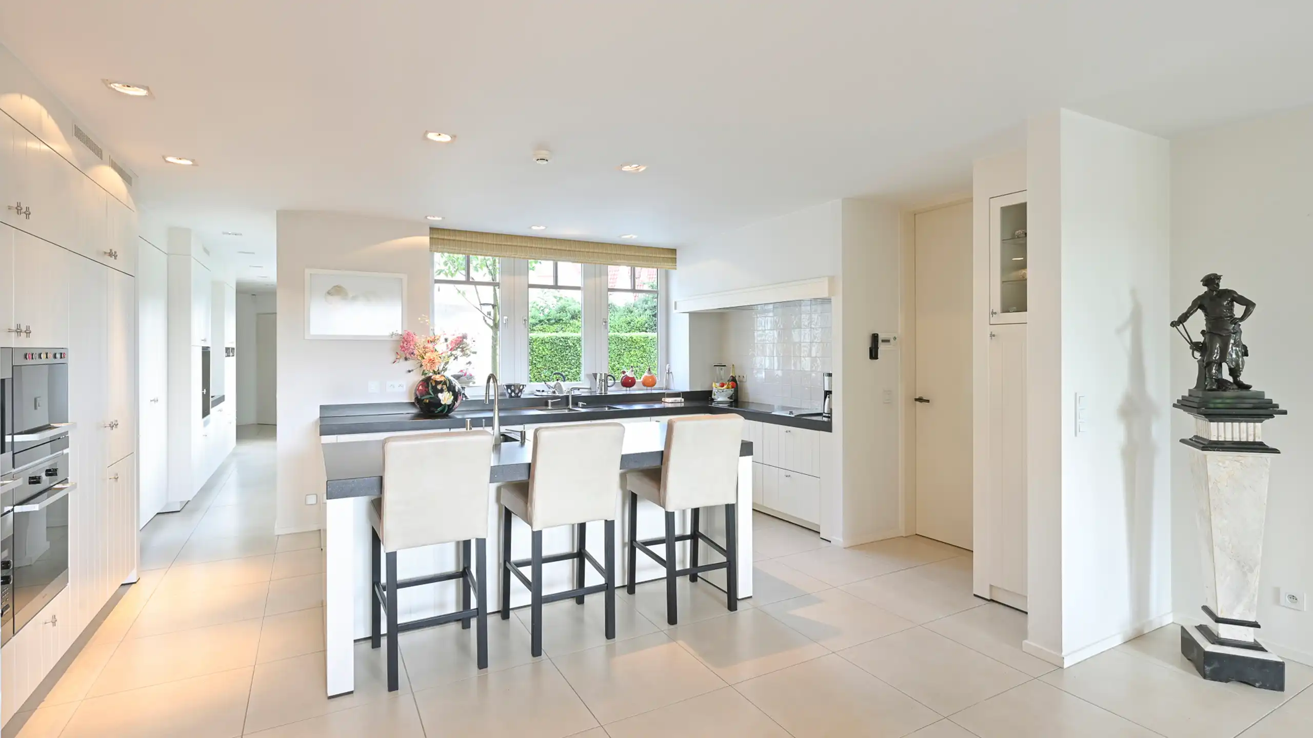 VILLA met panoramisch zicht en unieke ligging aan de golf... foto 12