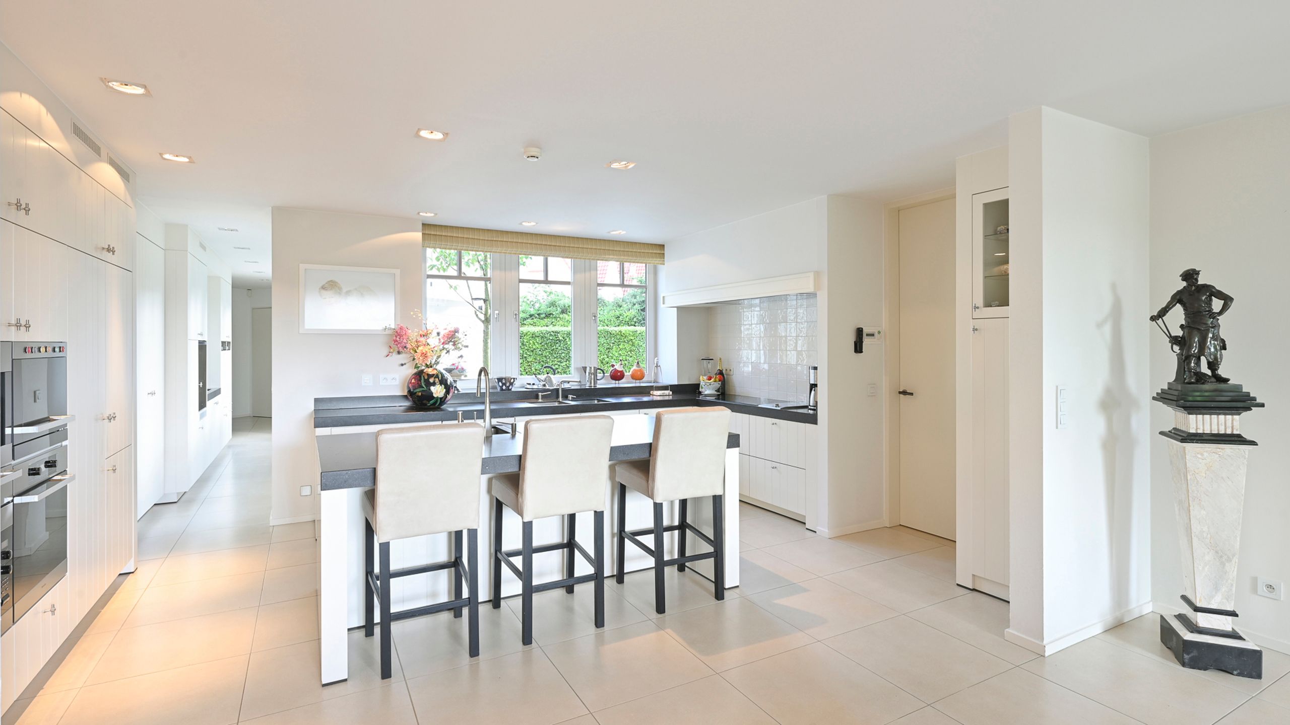 VILLA met panoramisch zicht en unieke ligging aan de golf... foto 12