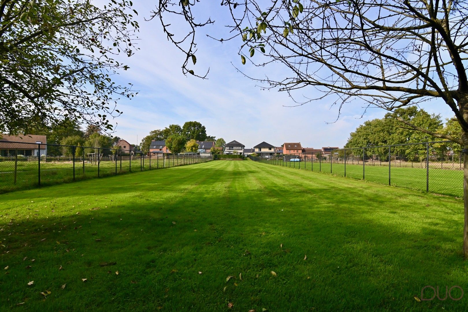Knappe instapklare villawoning met vijf slaapkamers, verwarmd zwembad op 21a59ca foto 38