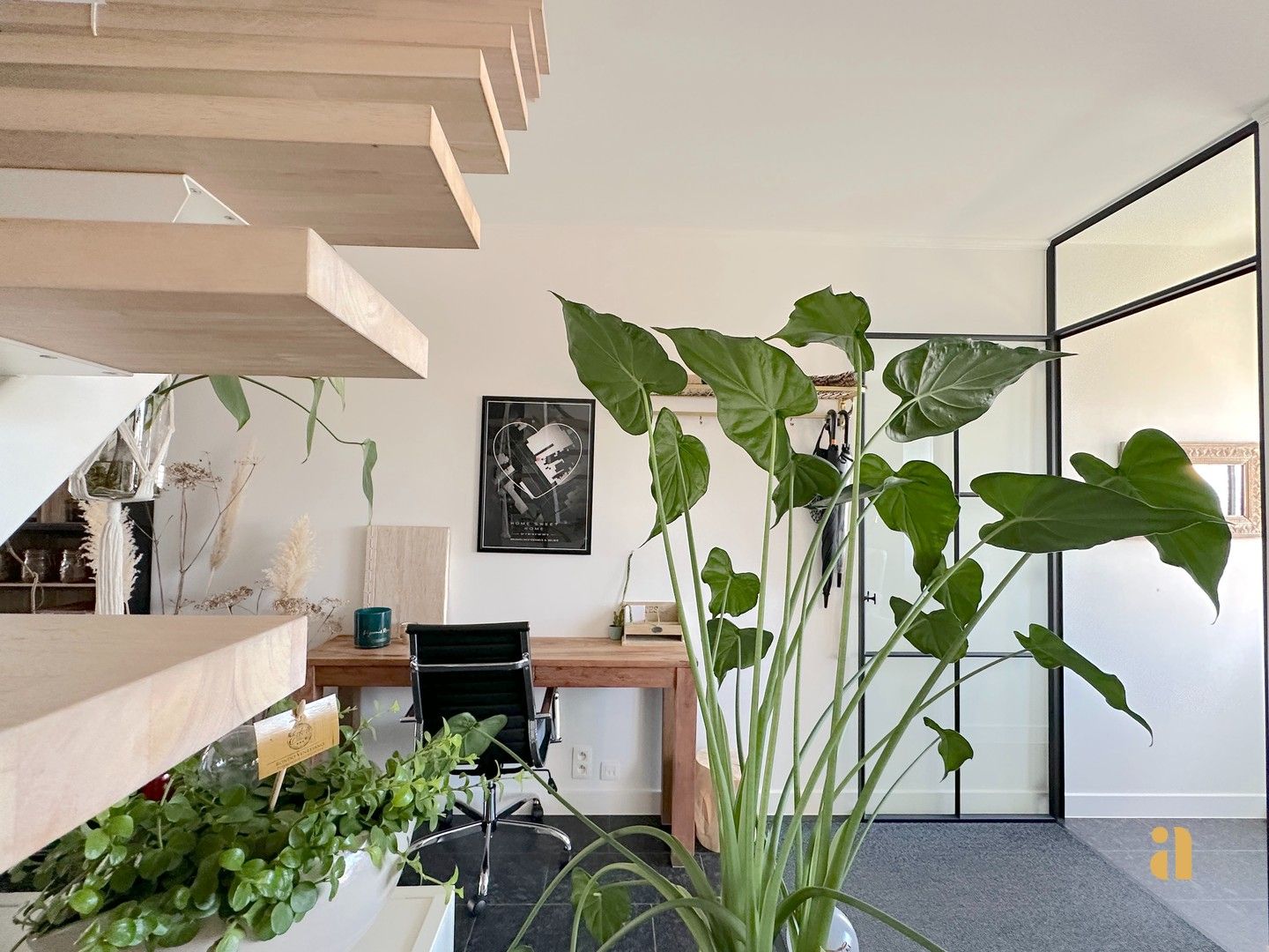Charmante woning met een groene oase als tuin foto 15