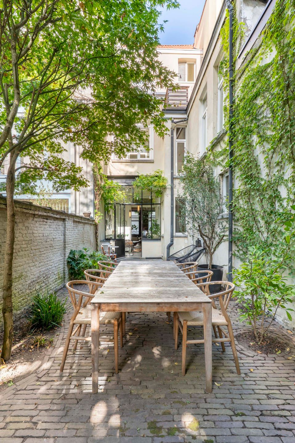 ANTWERPEN HARMONIE. Herenhuis met karakter, tuin en parking! foto 3