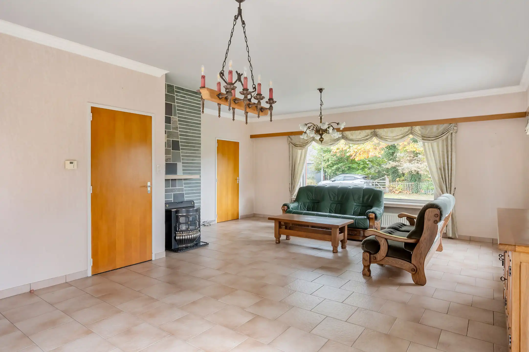 Goed onderhouden gelijkvloerse woning met 4 slaapkamers foto 8